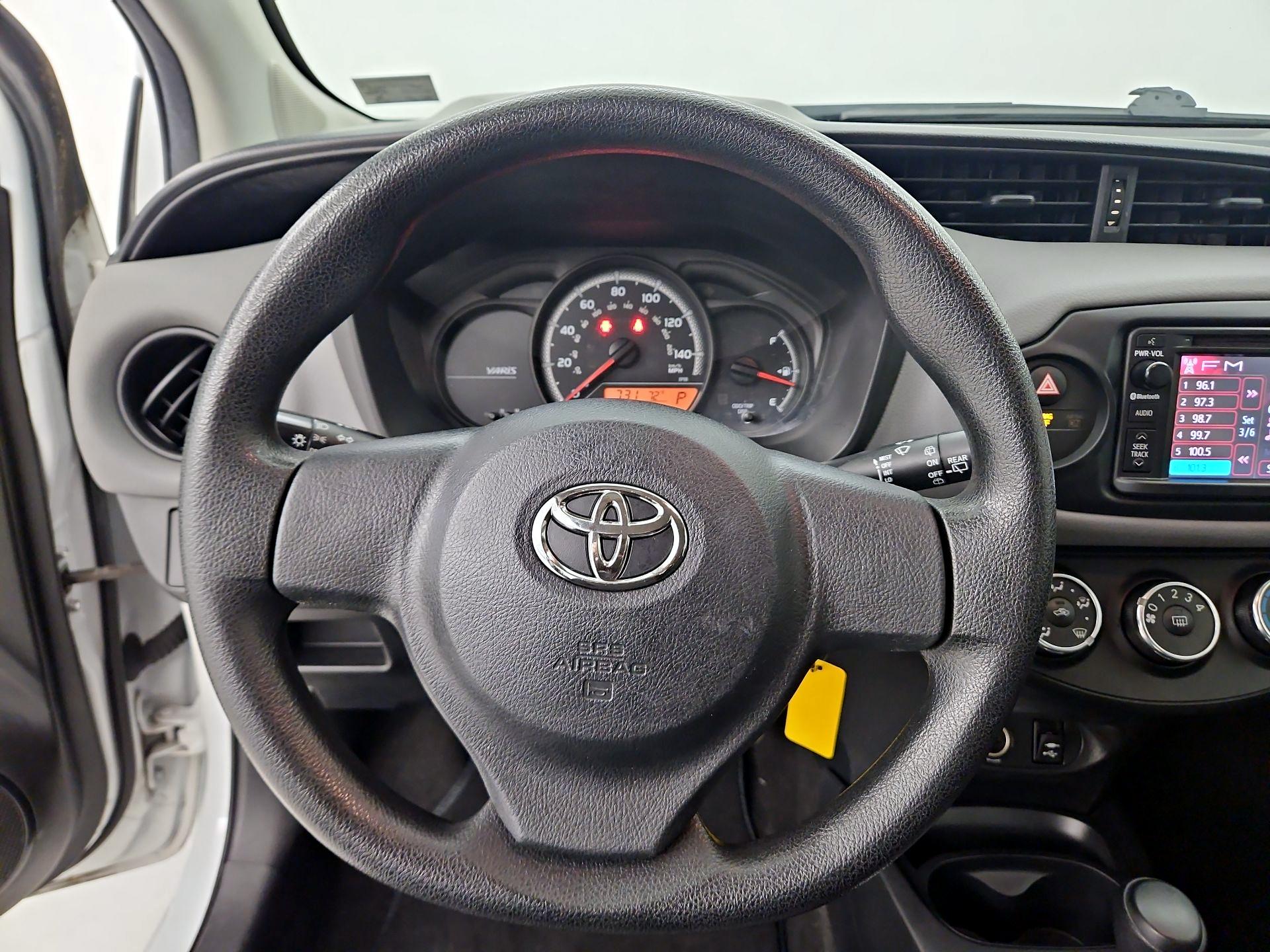 Thumbnail: 2015 Toyota Yaris - 10