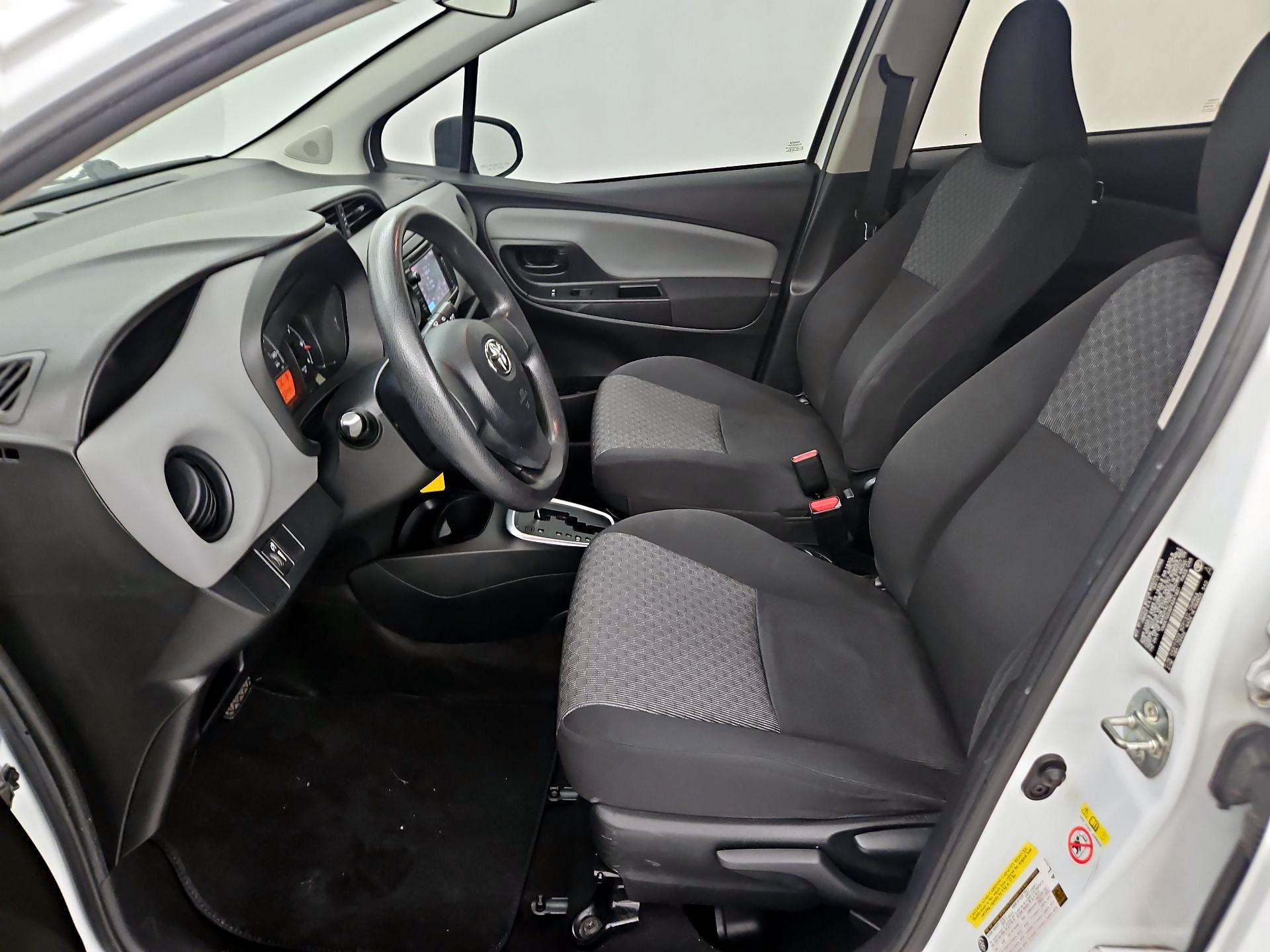 Thumbnail: 2015 Toyota Yaris - 11