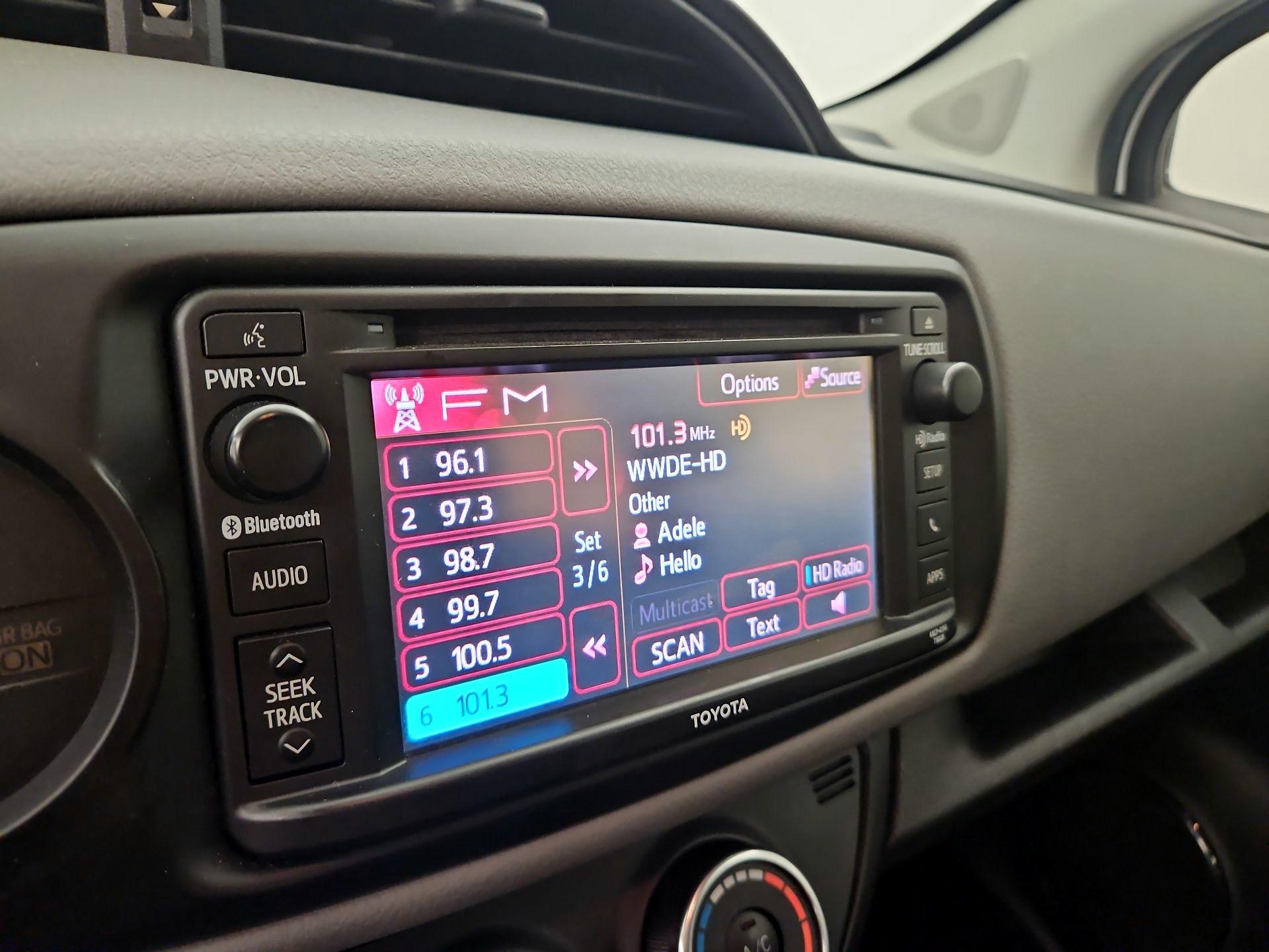 Thumbnail: 2015 Toyota Yaris - 14