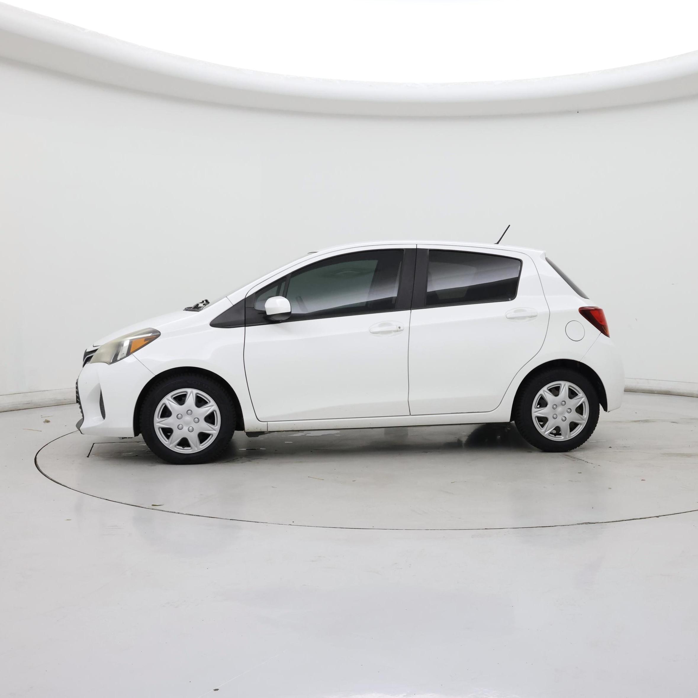 Thumbnail: 2015 Toyota Yaris - 3