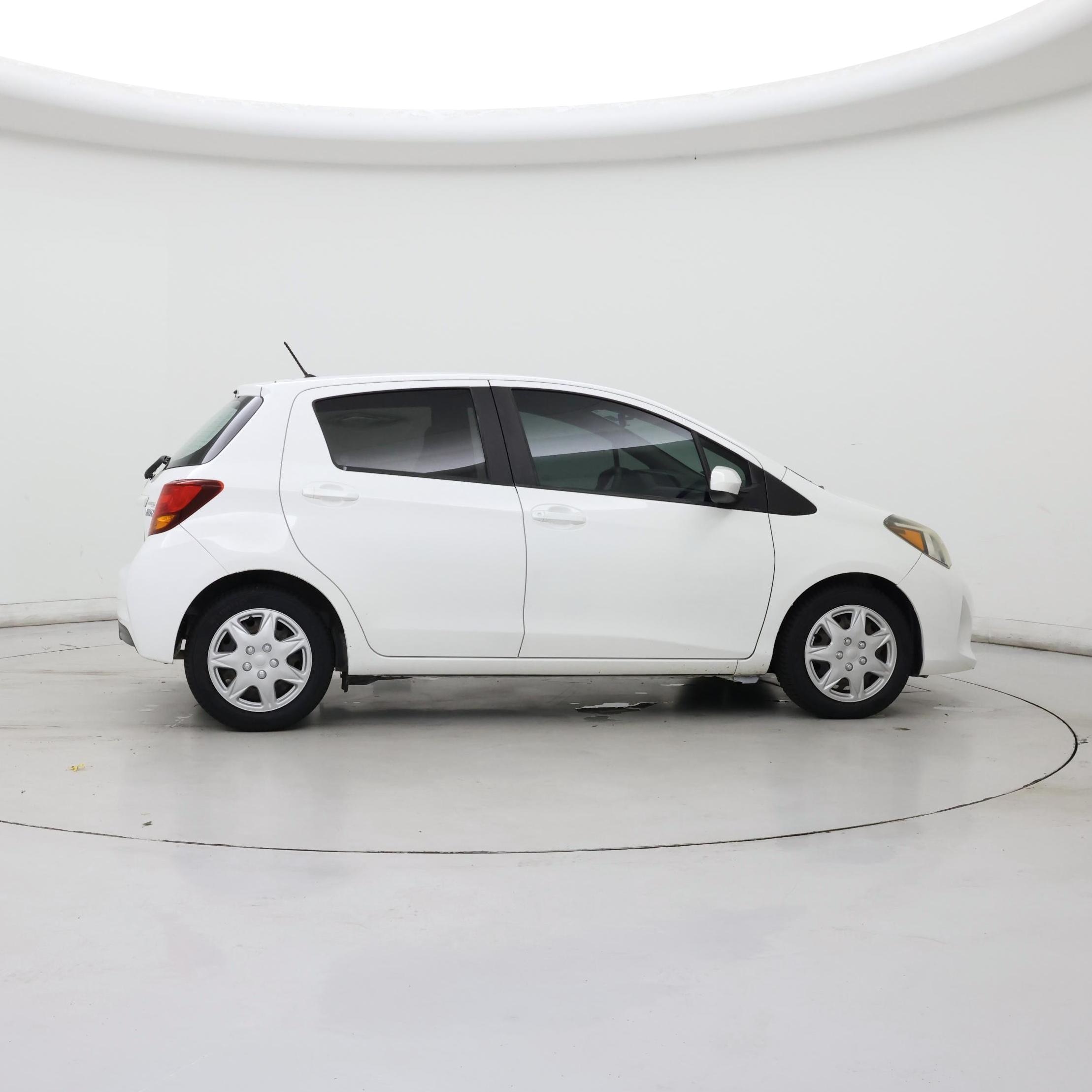Thumbnail: 2015 Toyota Yaris - 7