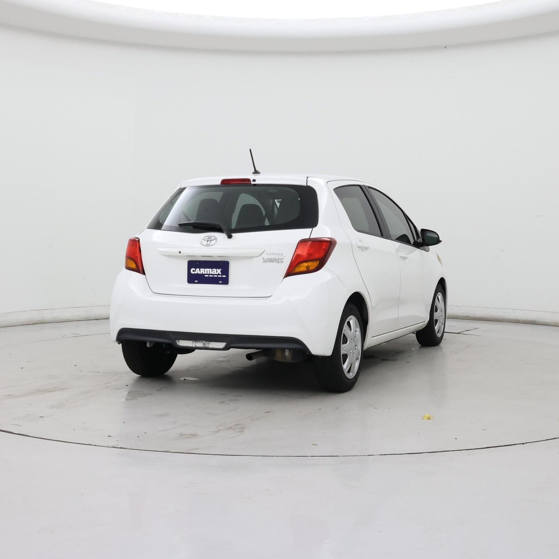 Thumbnail: 2015 Toyota Yaris - 8