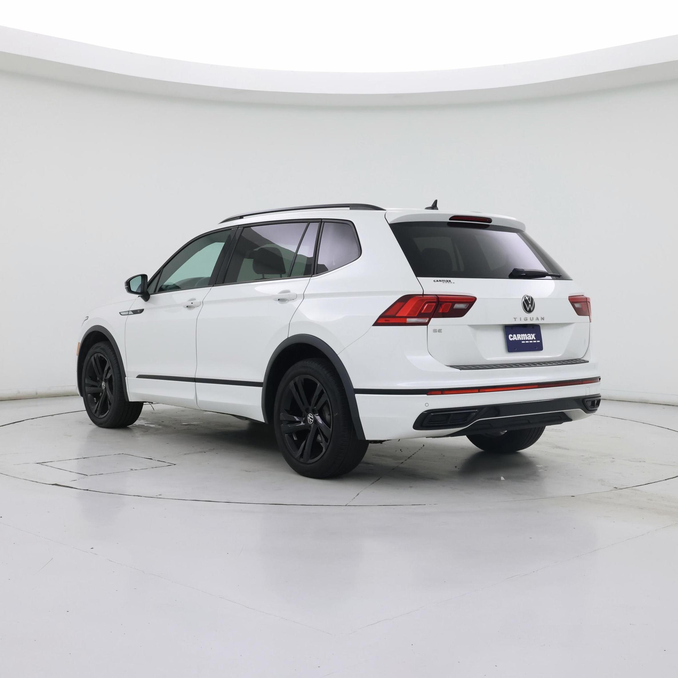 Thumbnail: 2023 Volkswagen Tiguan - 2