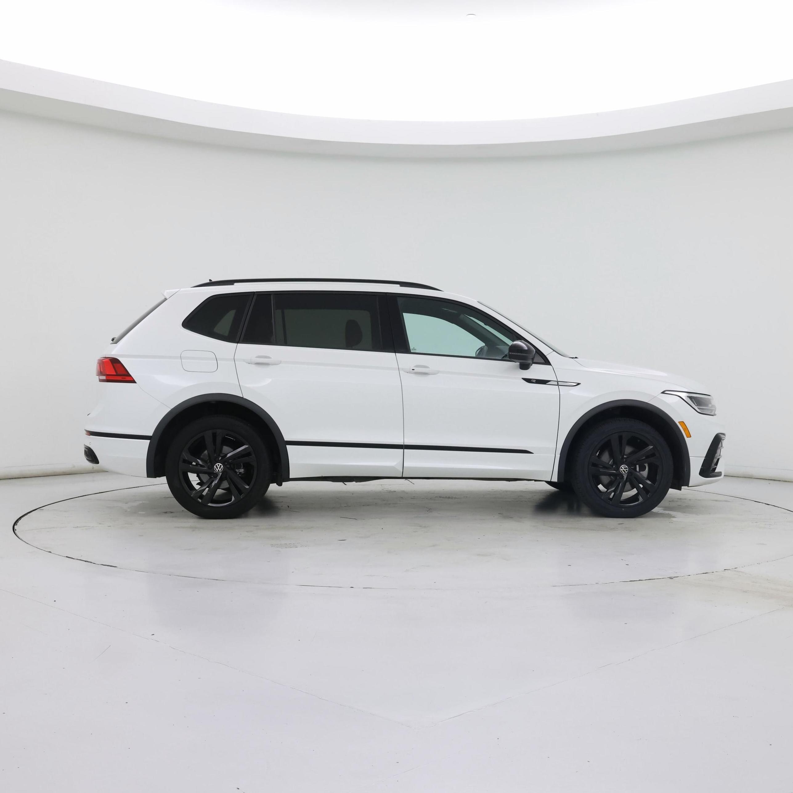 Thumbnail: 2023 Volkswagen Tiguan - 7
