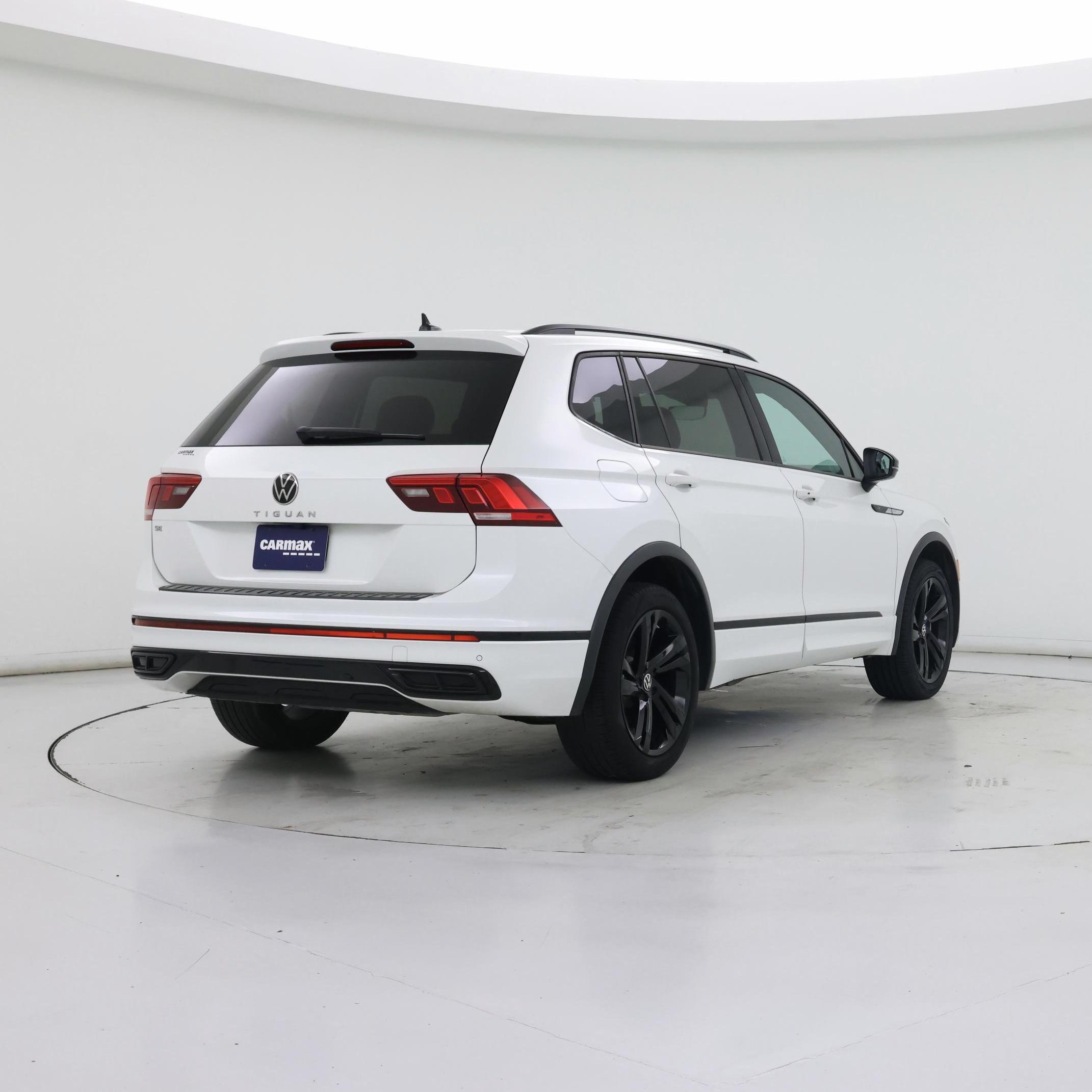 Thumbnail: 2023 Volkswagen Tiguan - 8