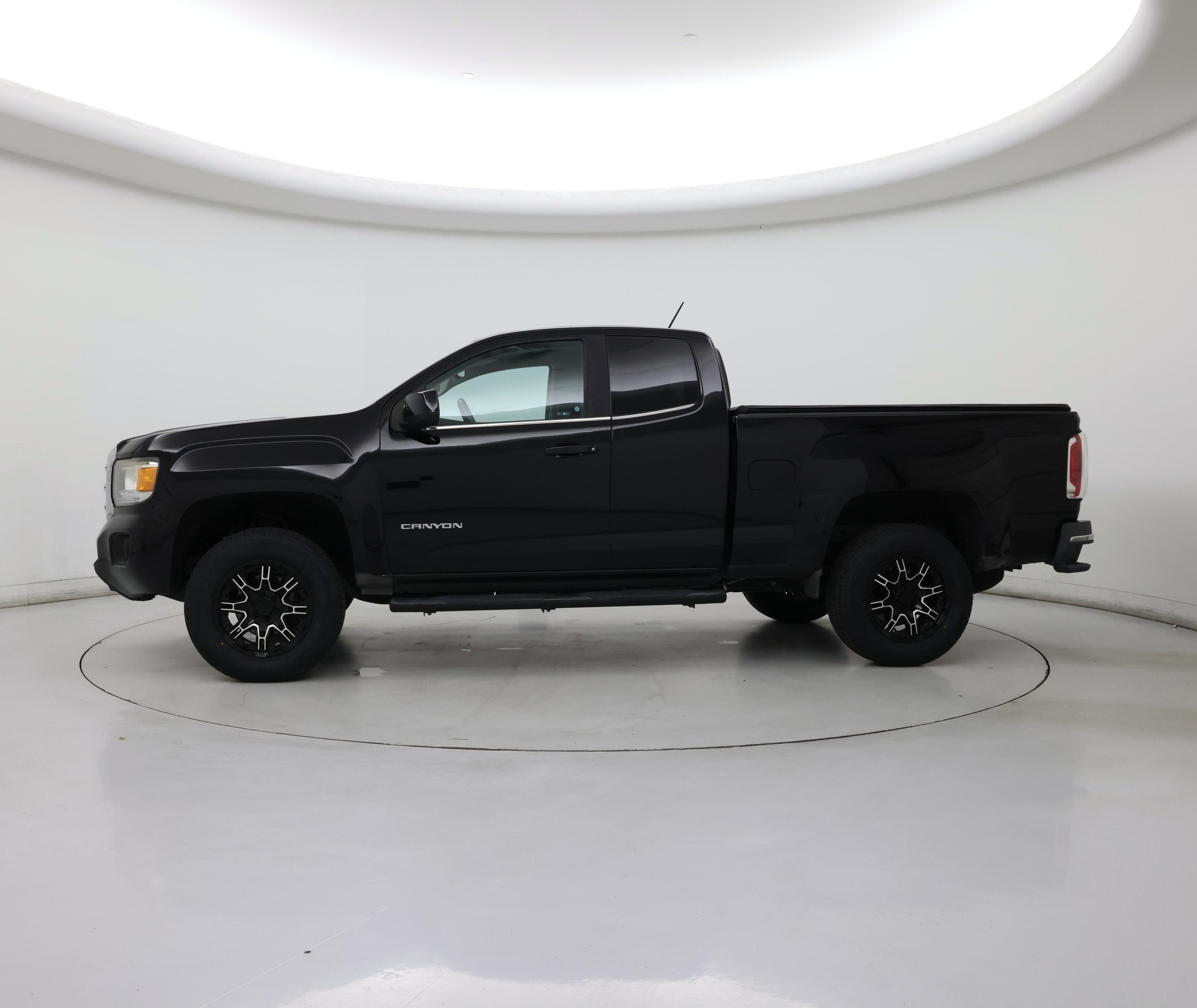 Thumbnail: 2016 GMC Canyon - 3