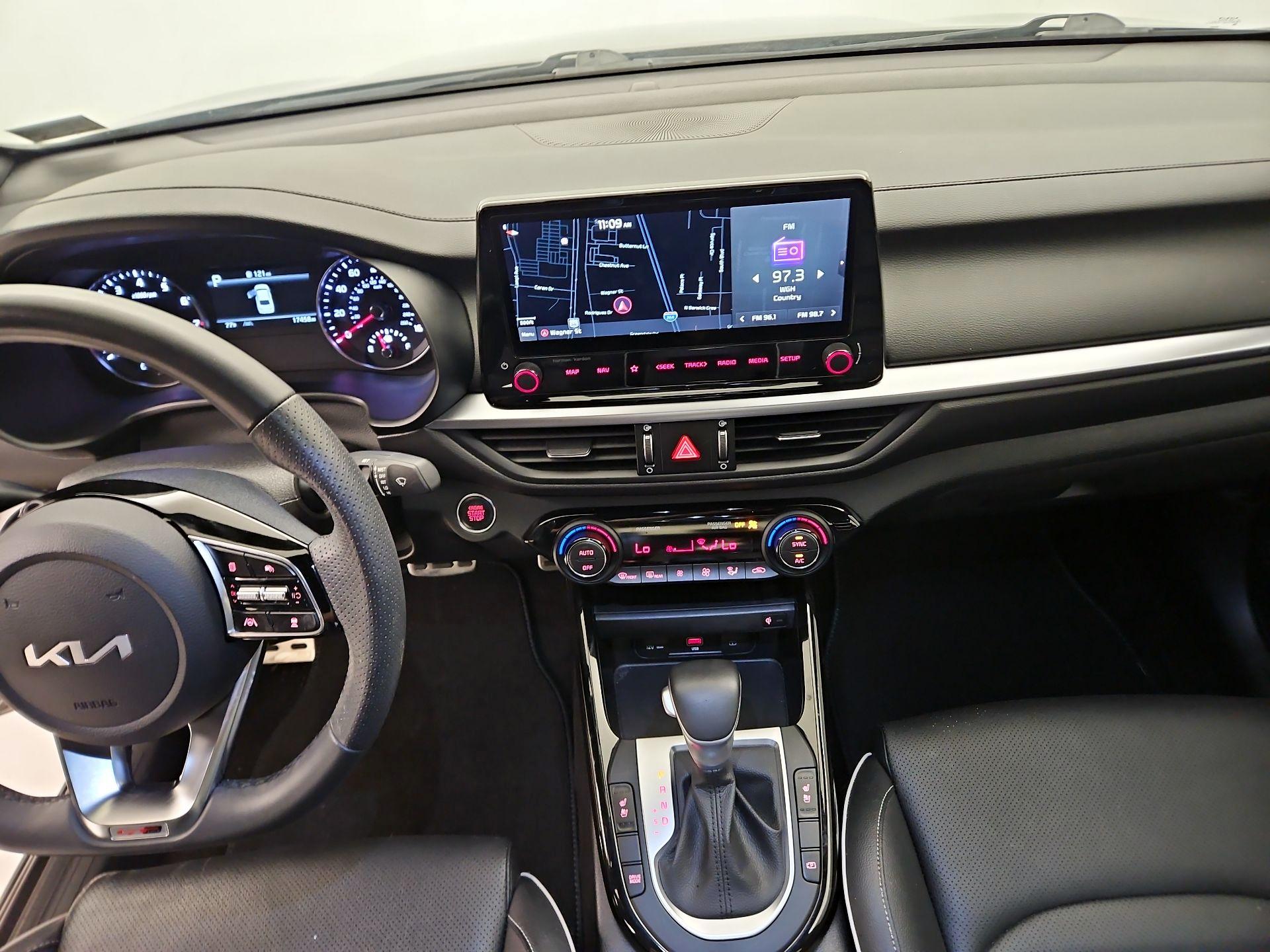 Thumbnail: 2022 Kia Forte - 9