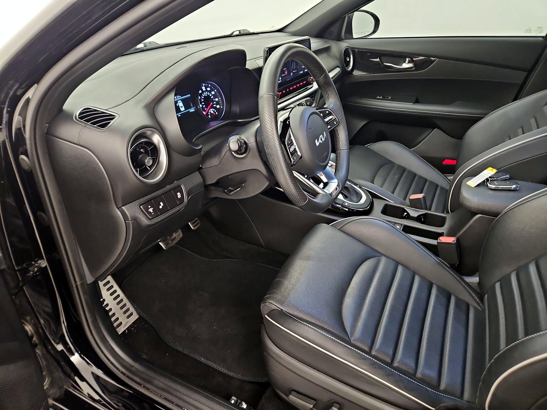 Thumbnail: 2022 Kia Forte - 11