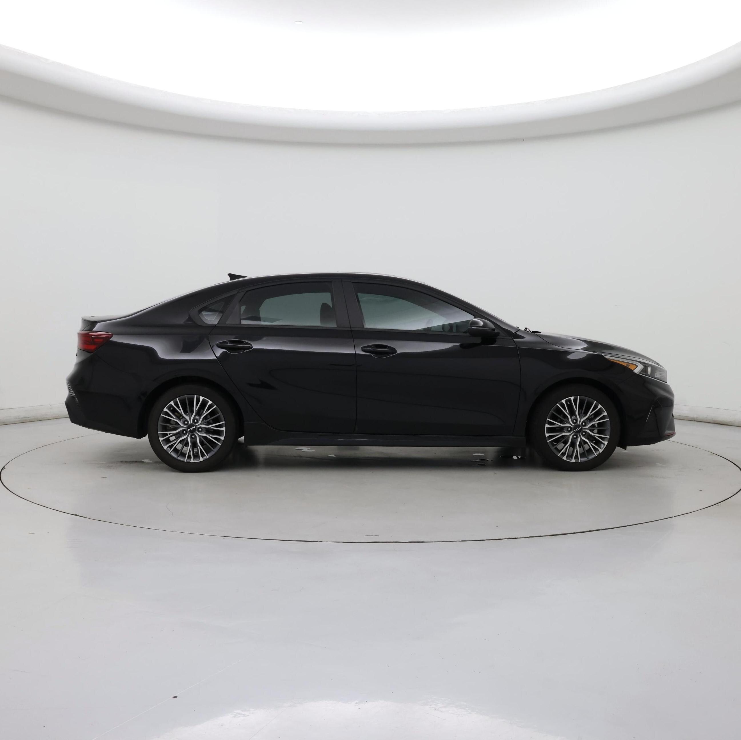 Thumbnail: 2022 Kia Forte - 7