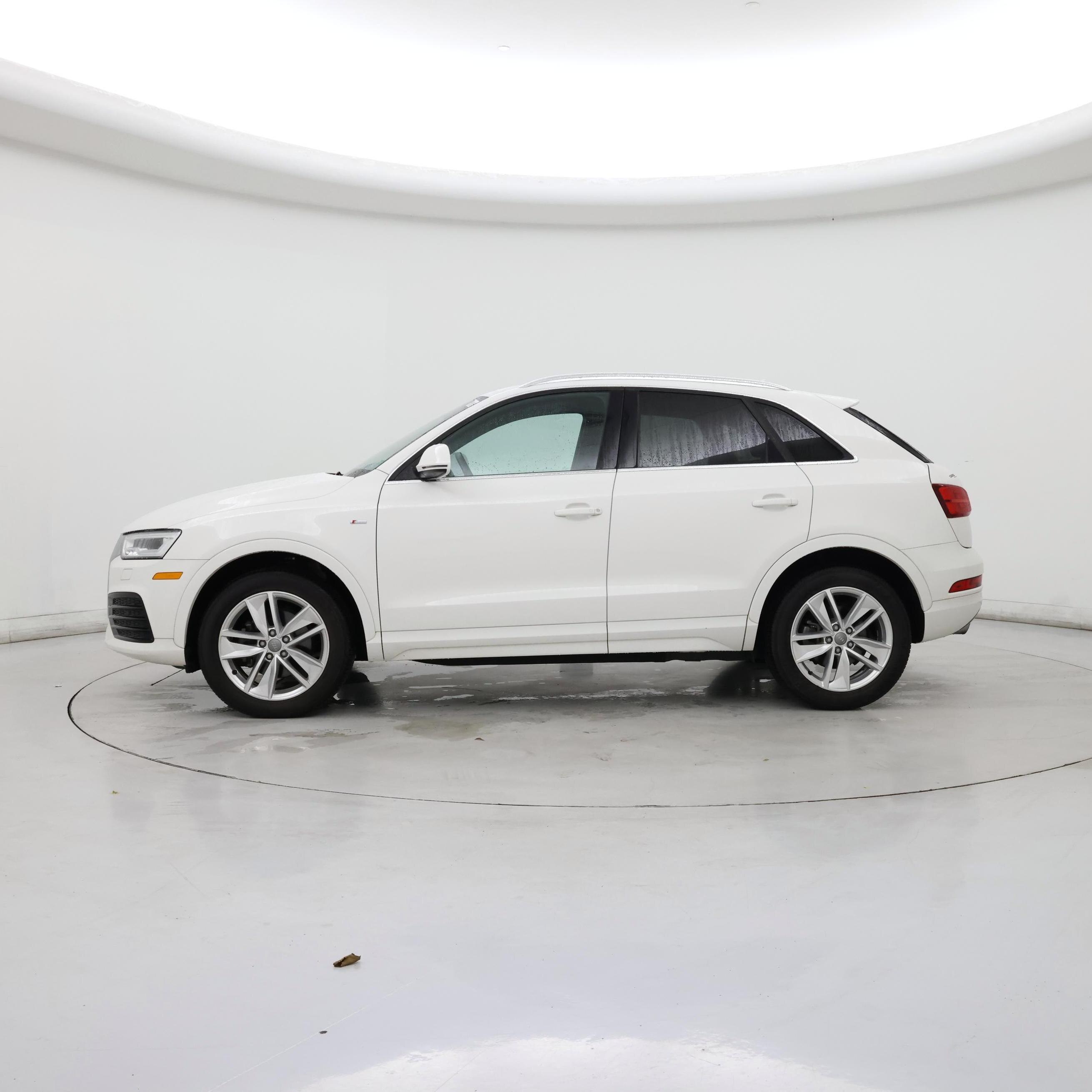 Thumbnail: 2018 Audi Q3 - 3