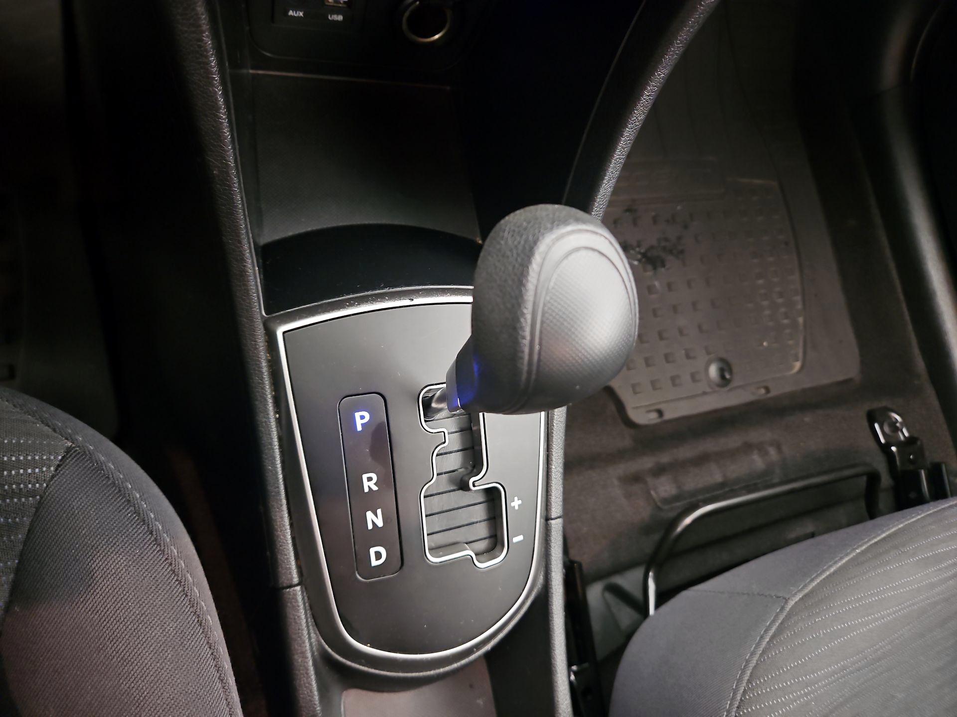 Thumbnail: 2015 Hyundai Accent - 16