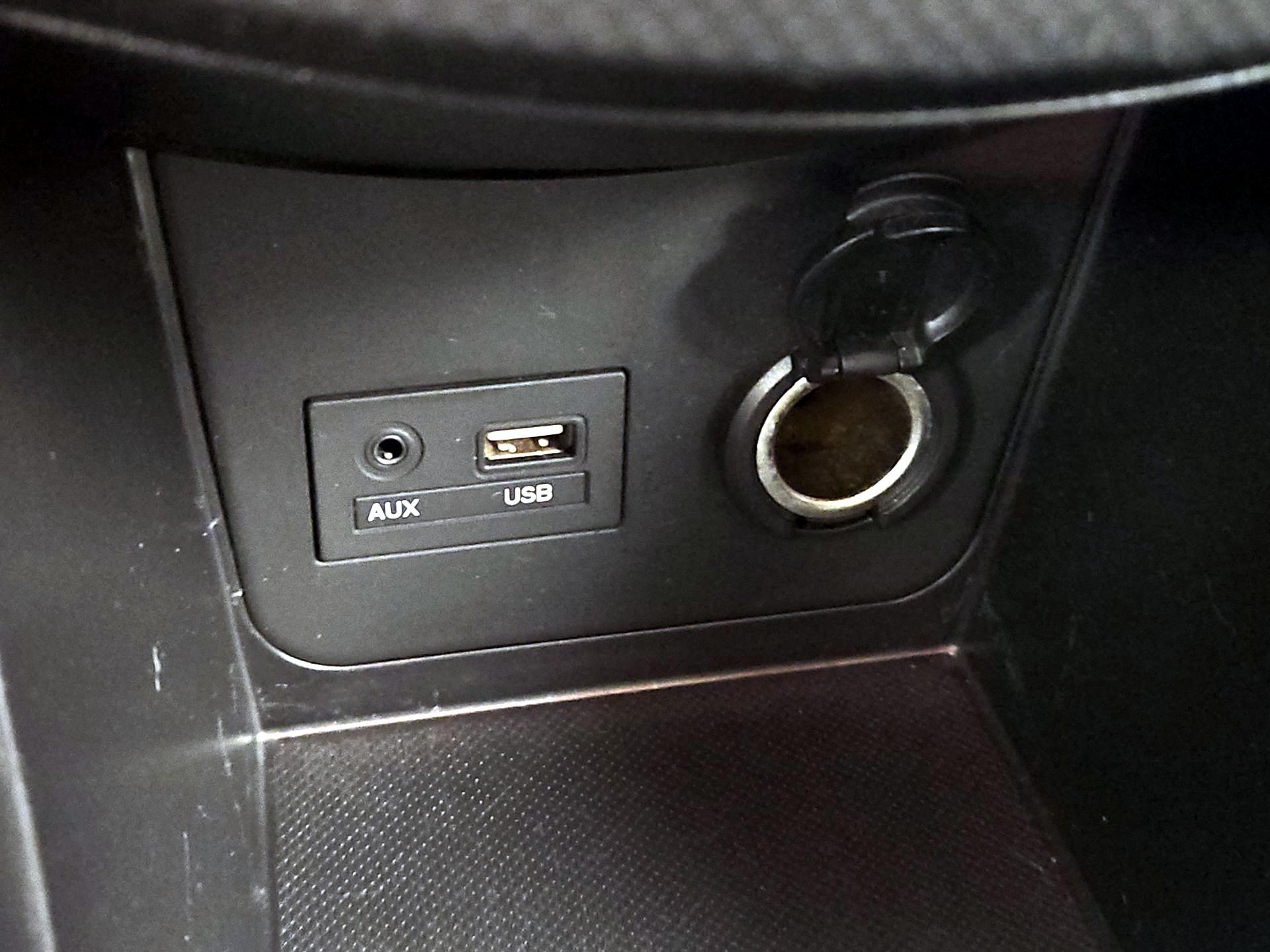Thumbnail: 2015 Hyundai Accent - 17