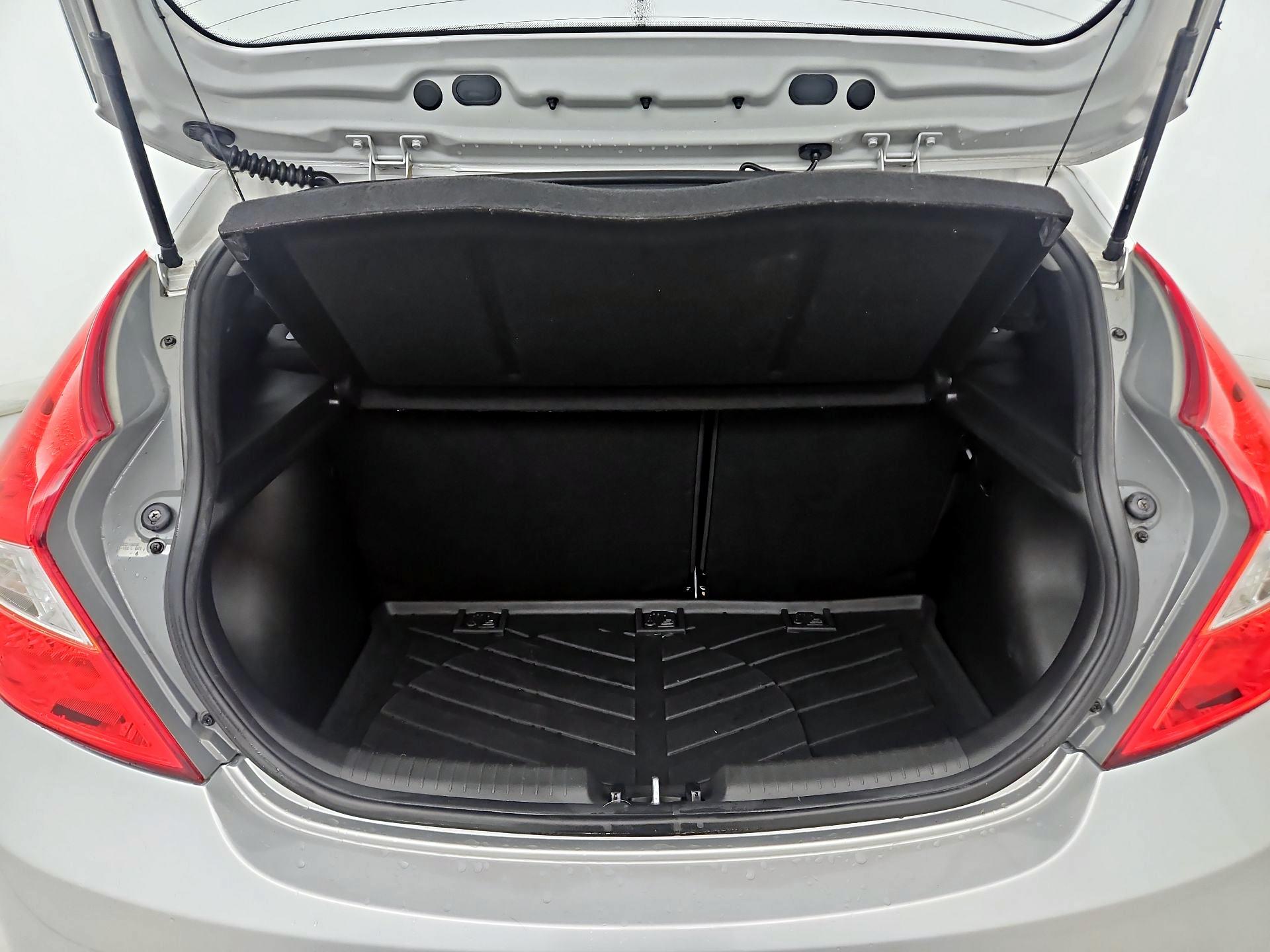 Thumbnail: 2015 Hyundai Accent - 19