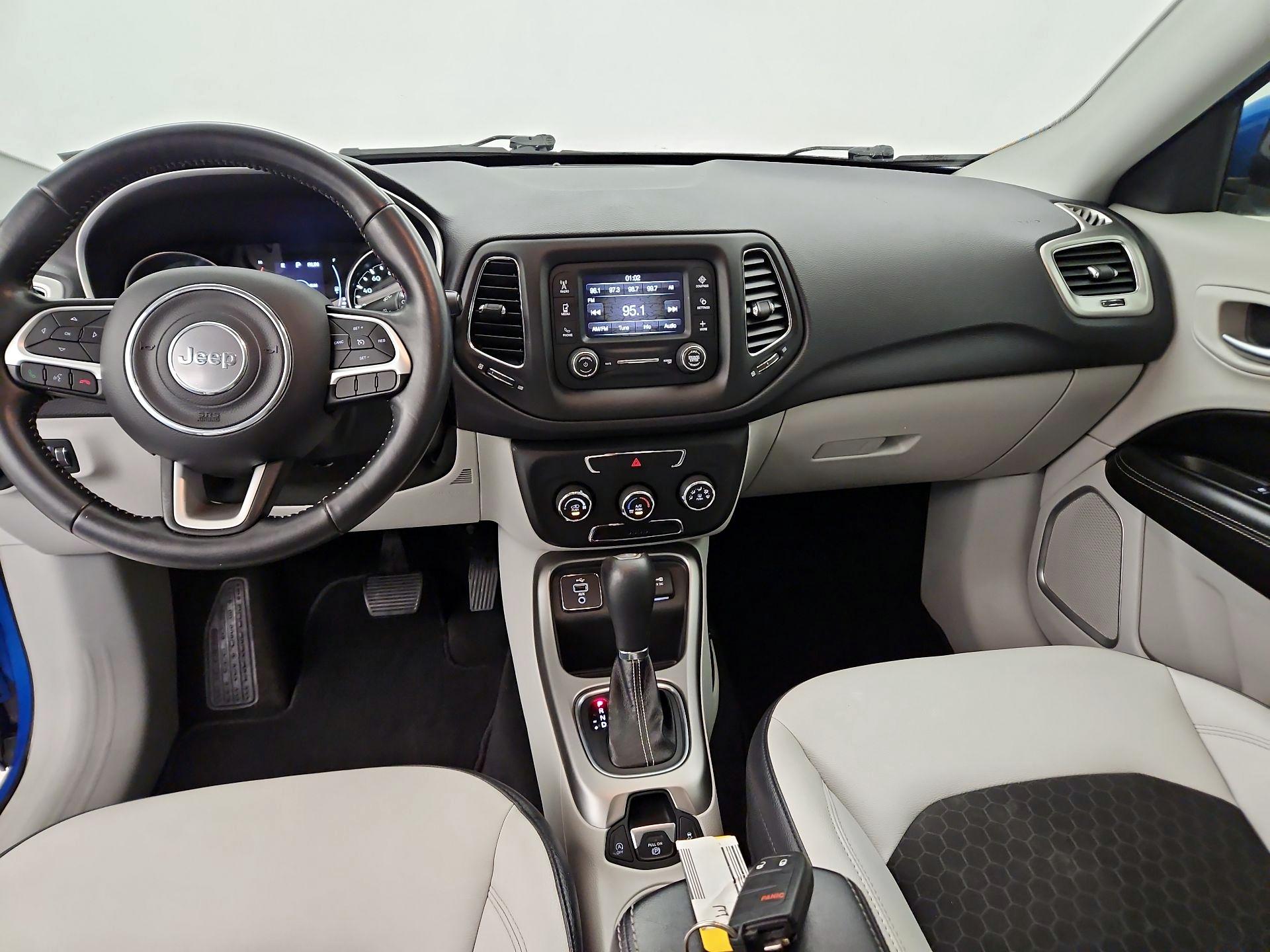 Thumbnail: 2017 Jeep Compass - 9