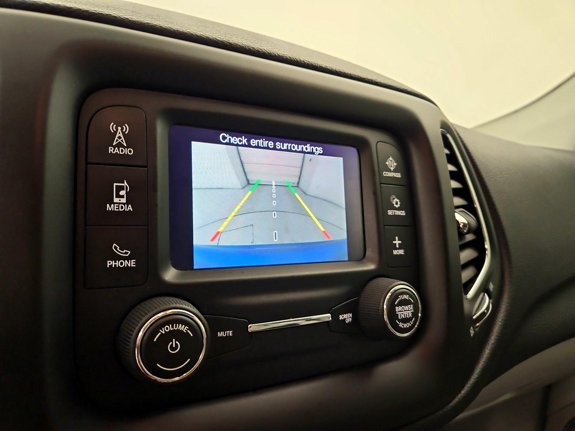 Thumbnail: 2017 Jeep Compass - 14