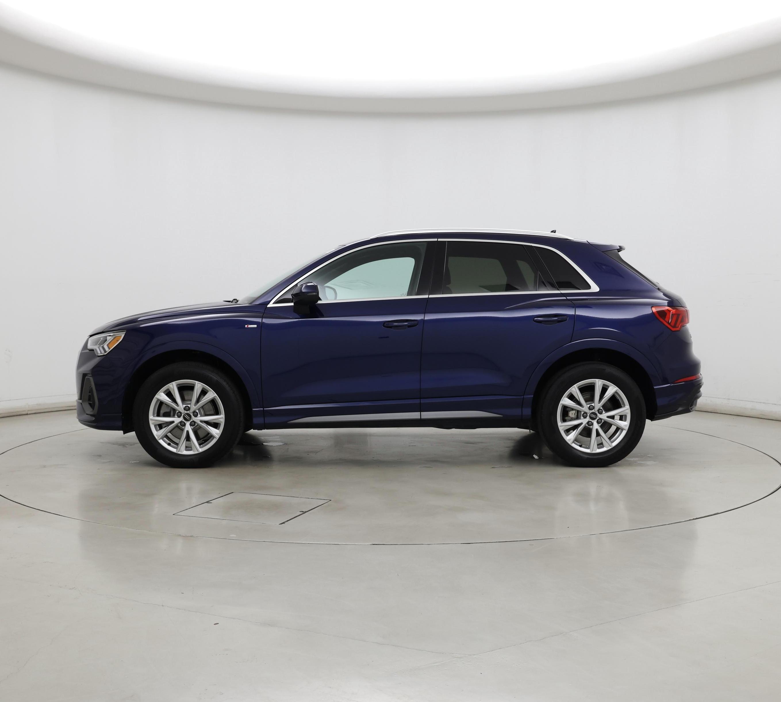 Thumbnail: 2022 Audi Q3 - 3