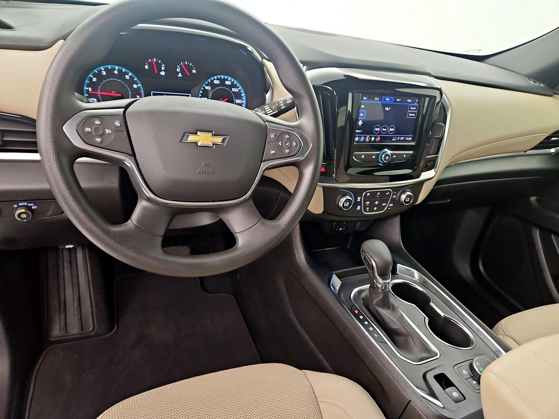 Thumbnail: 2023 Chevrolet Traverse - 9