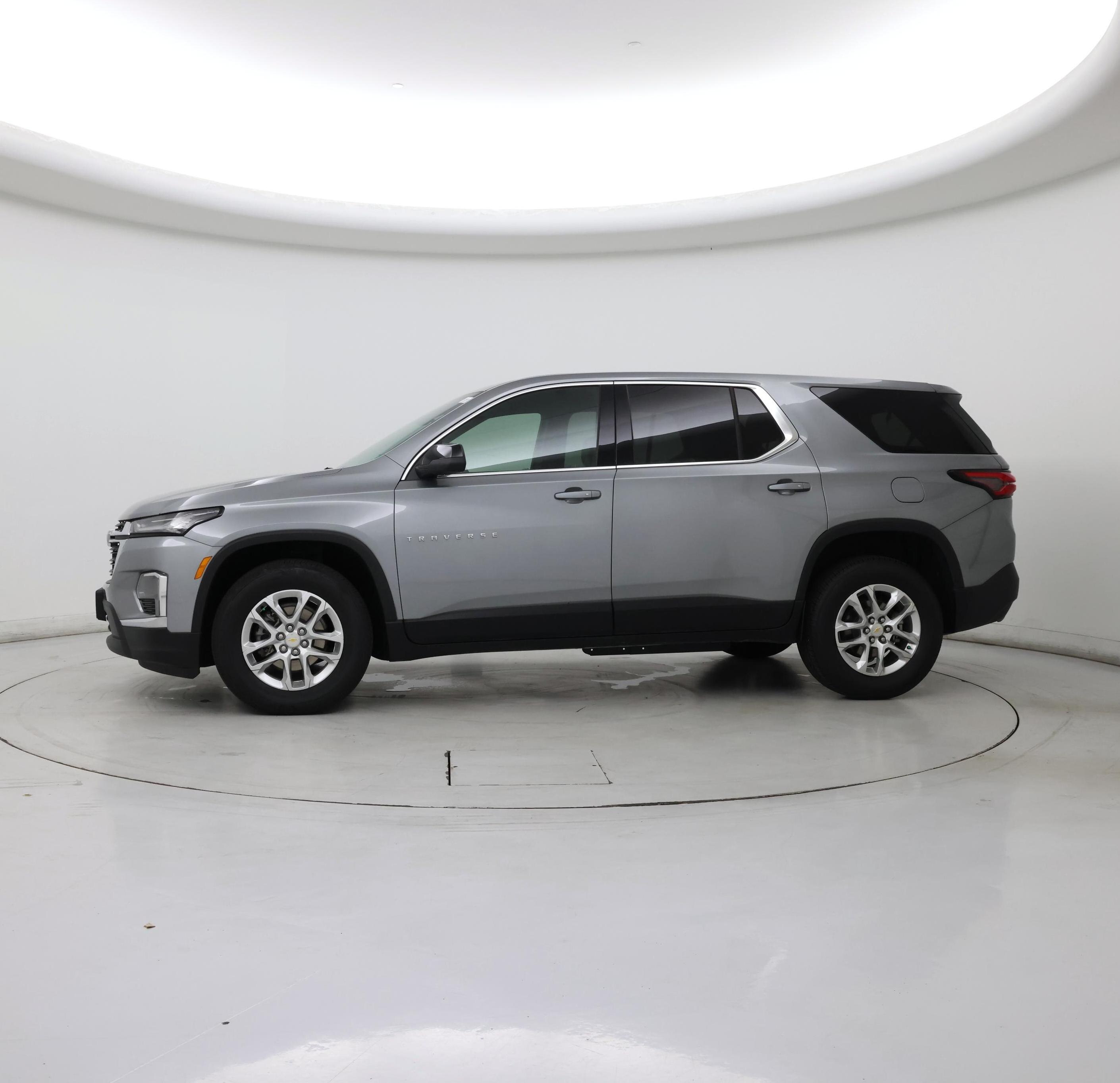 Thumbnail: 2023 Chevrolet Traverse - 3