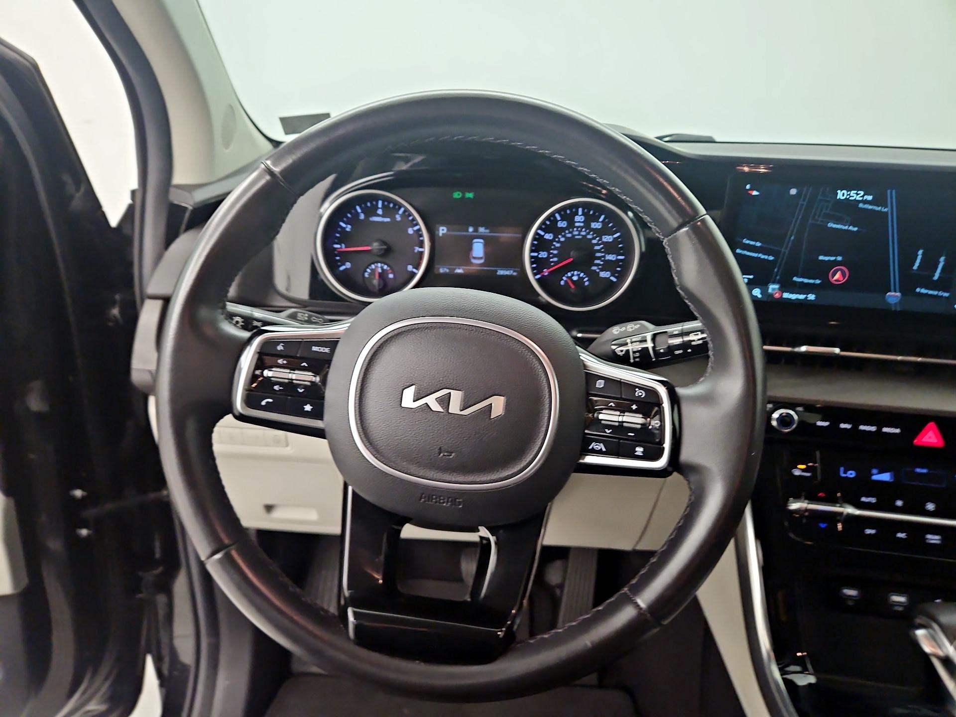 Thumbnail: 2022 Kia Carnival - 10