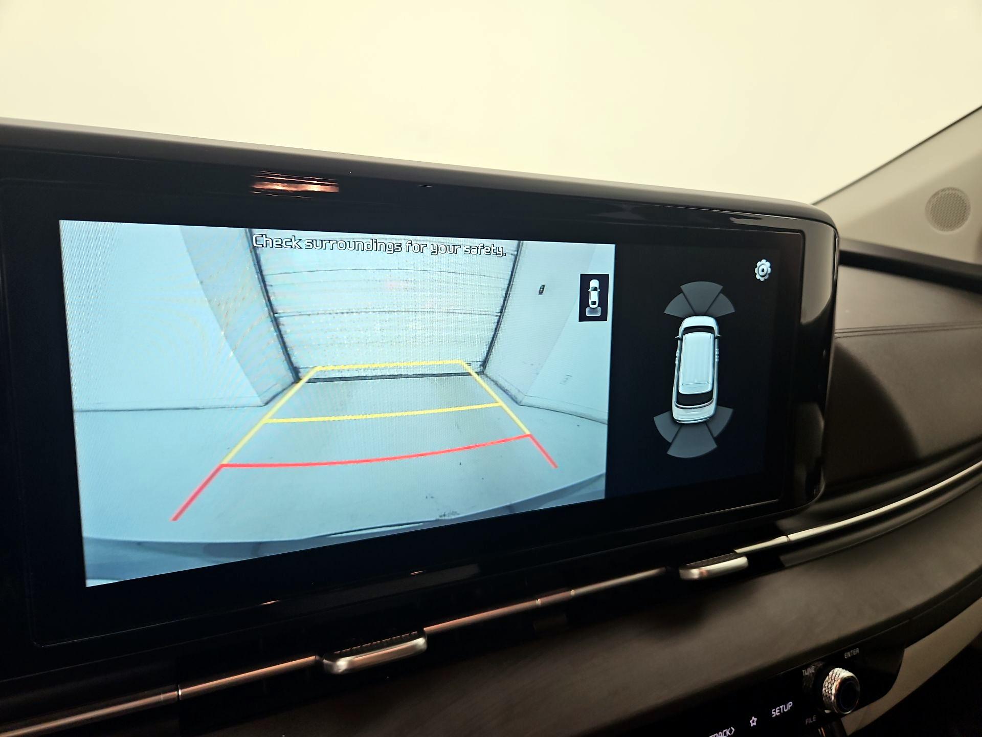 Thumbnail: 2022 Kia Carnival - 15