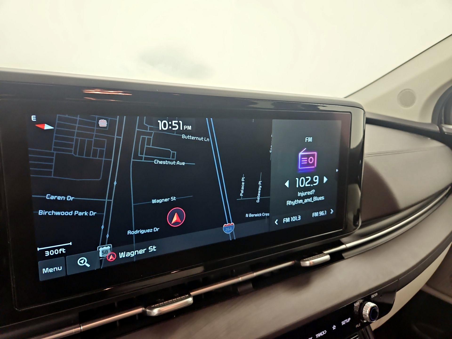 Thumbnail: 2022 Kia Carnival - 16