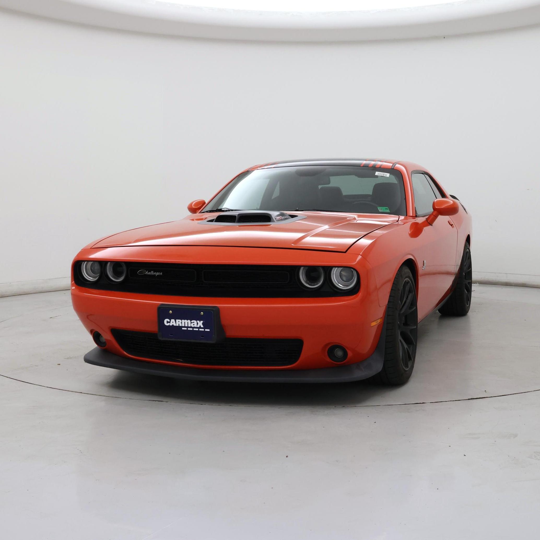 Thumbnail: 2017 Dodge Challenger - 4