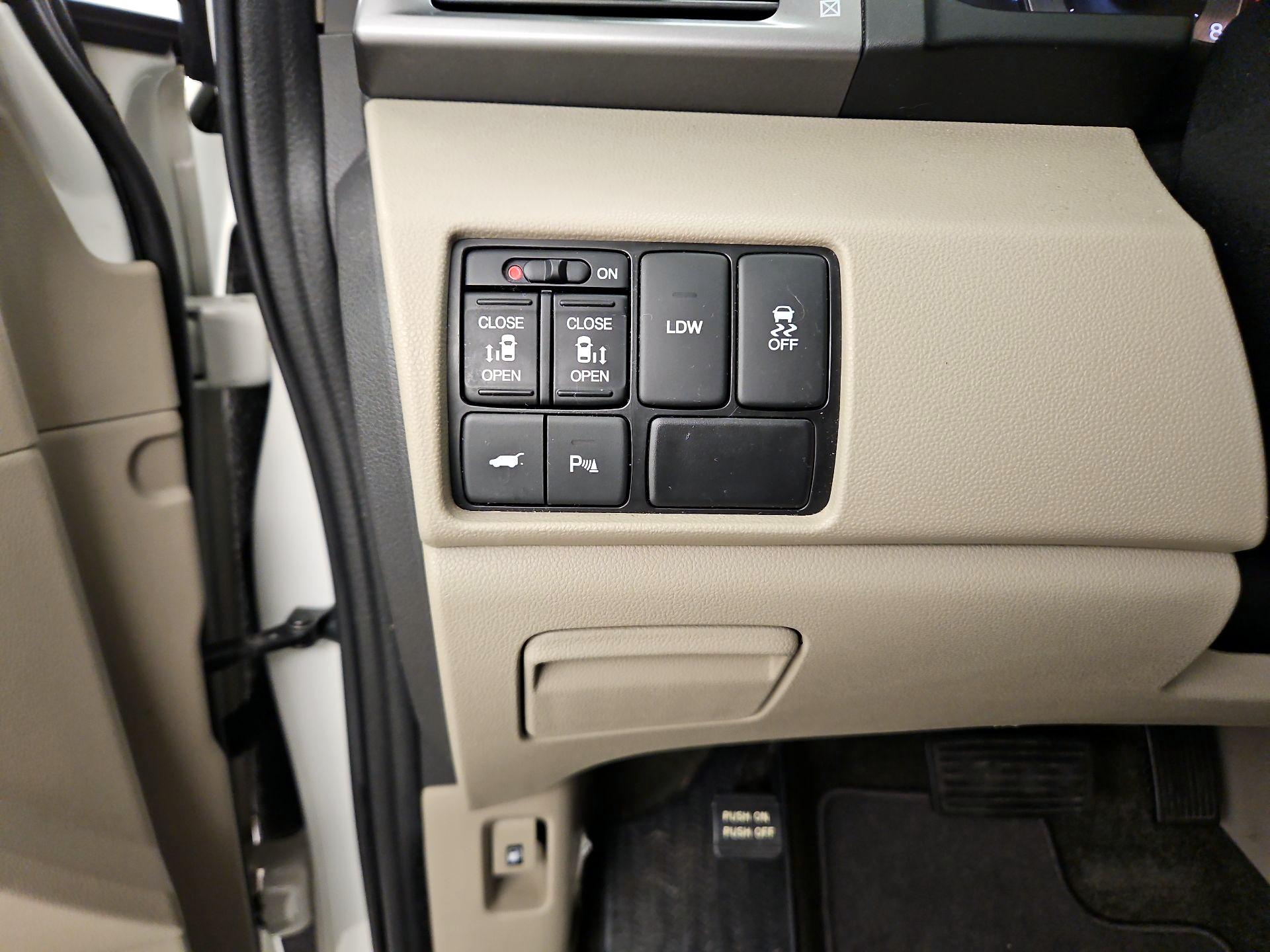 Thumbnail: 2014 Honda Odyssey - 13