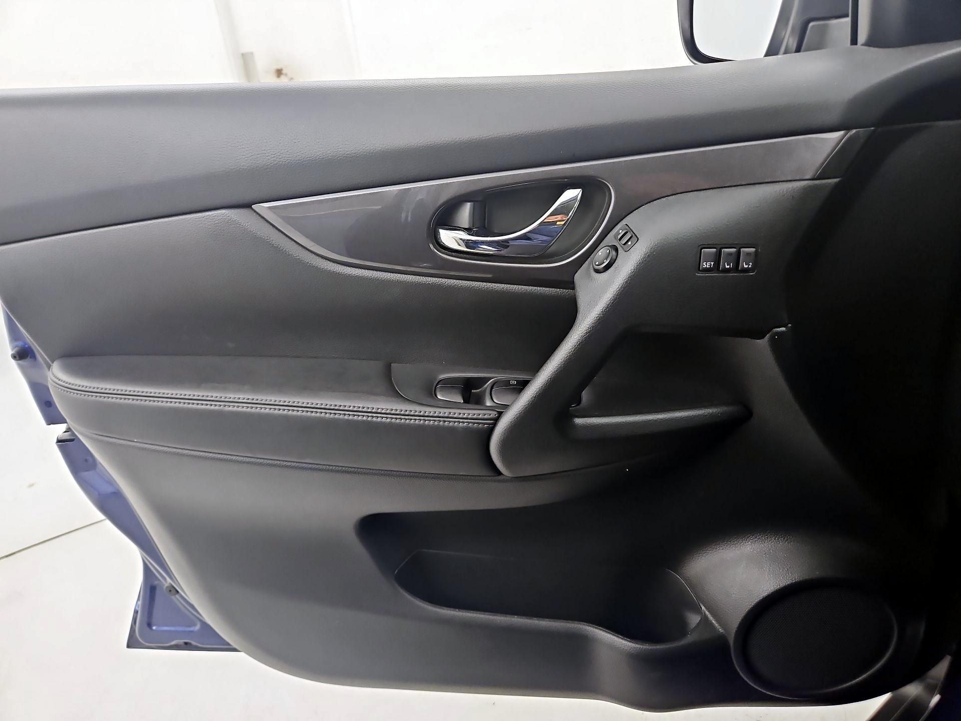 Thumbnail: 2020 Nissan Rogue - 12