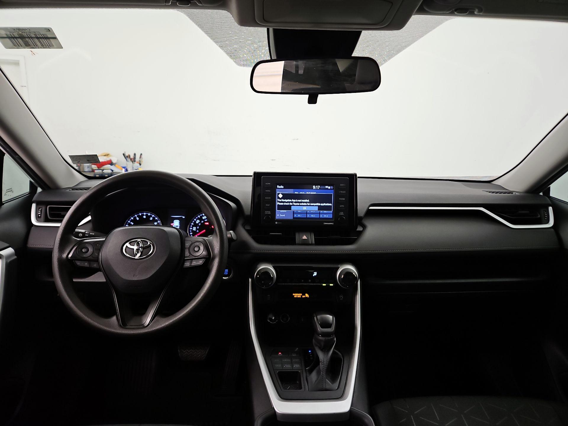 Thumbnail: 2022 Toyota RAV4 - 9