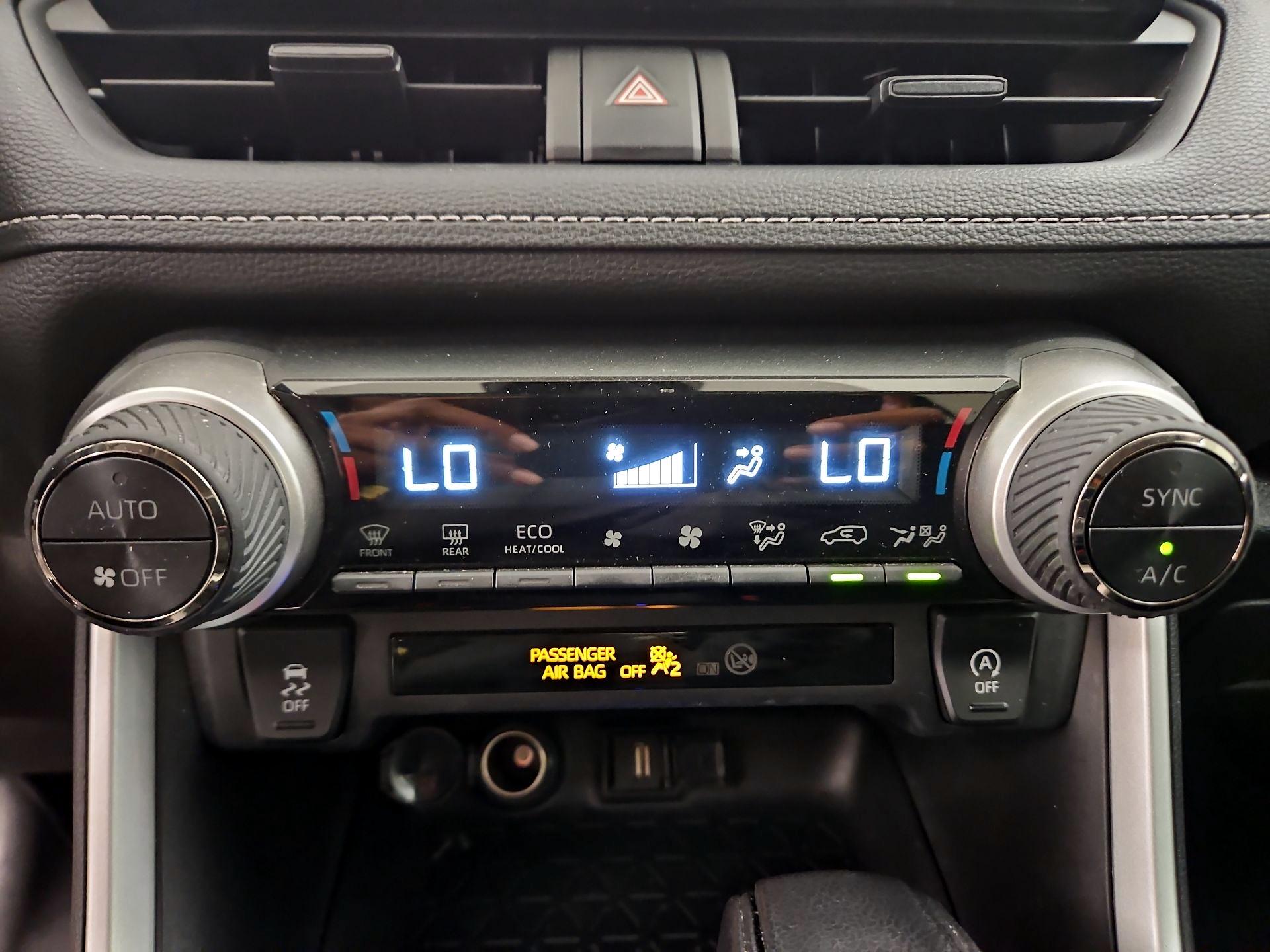 Thumbnail: 2022 Toyota RAV4 - 17