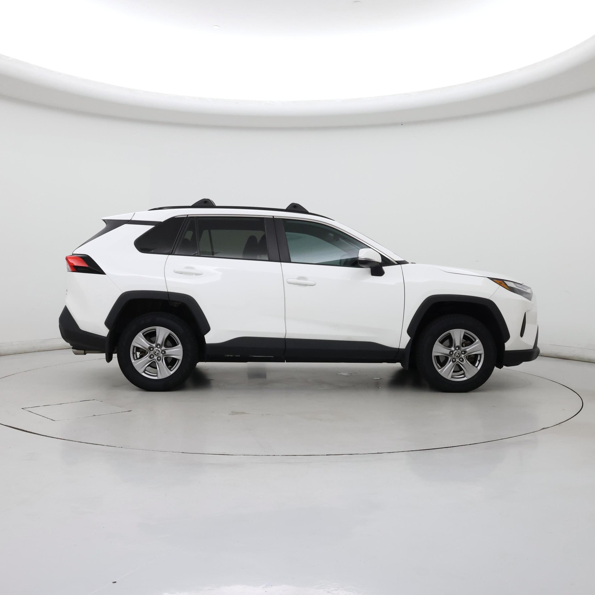 Thumbnail: 2022 Toyota RAV4 - 7