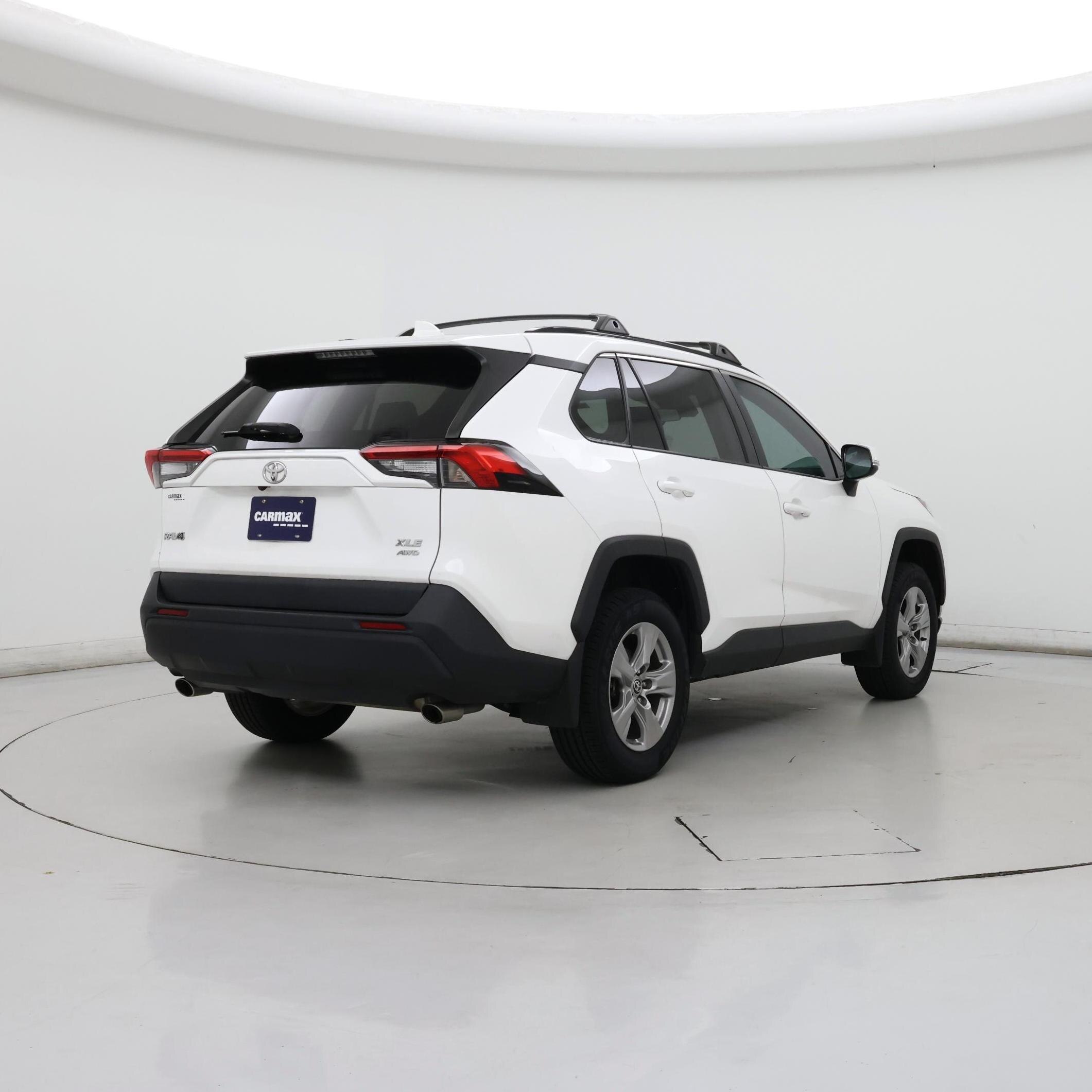 Thumbnail: 2022 Toyota RAV4 - 8