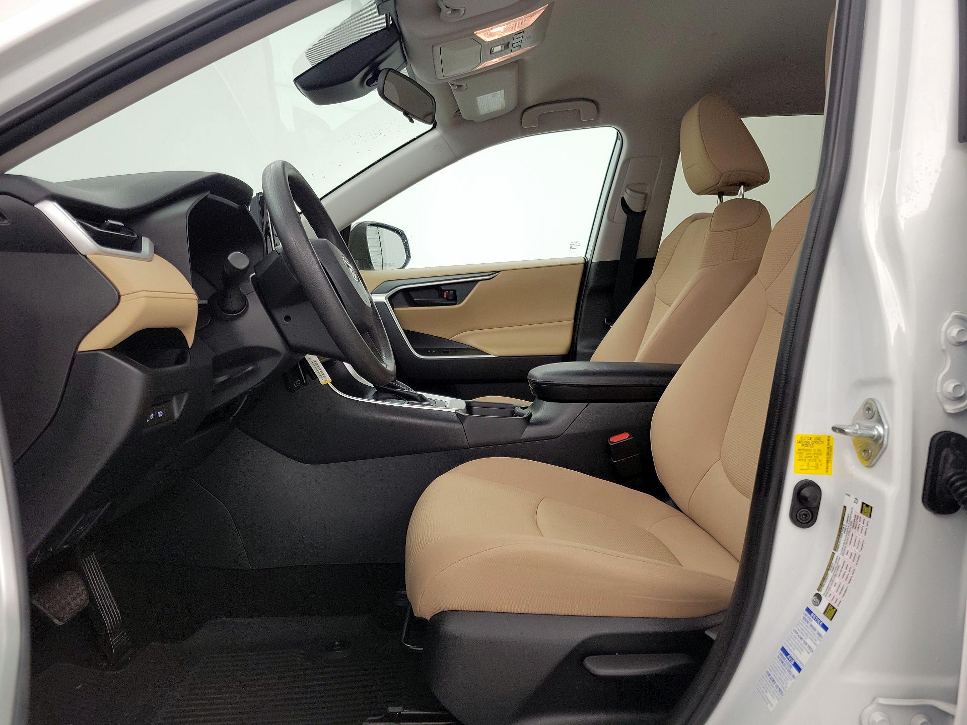 Thumbnail: 2020 Toyota RAV4 - 11