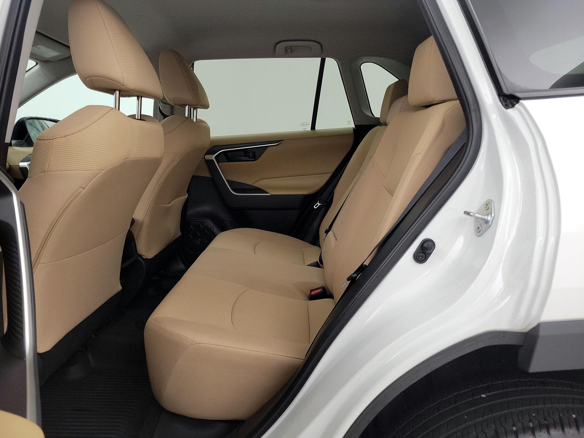 Thumbnail: 2020 Toyota RAV4 - 19