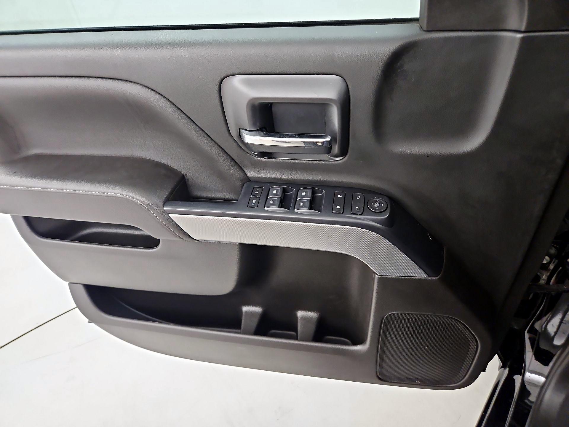 Thumbnail: 2018 Chevrolet Silverado 1500 - 12