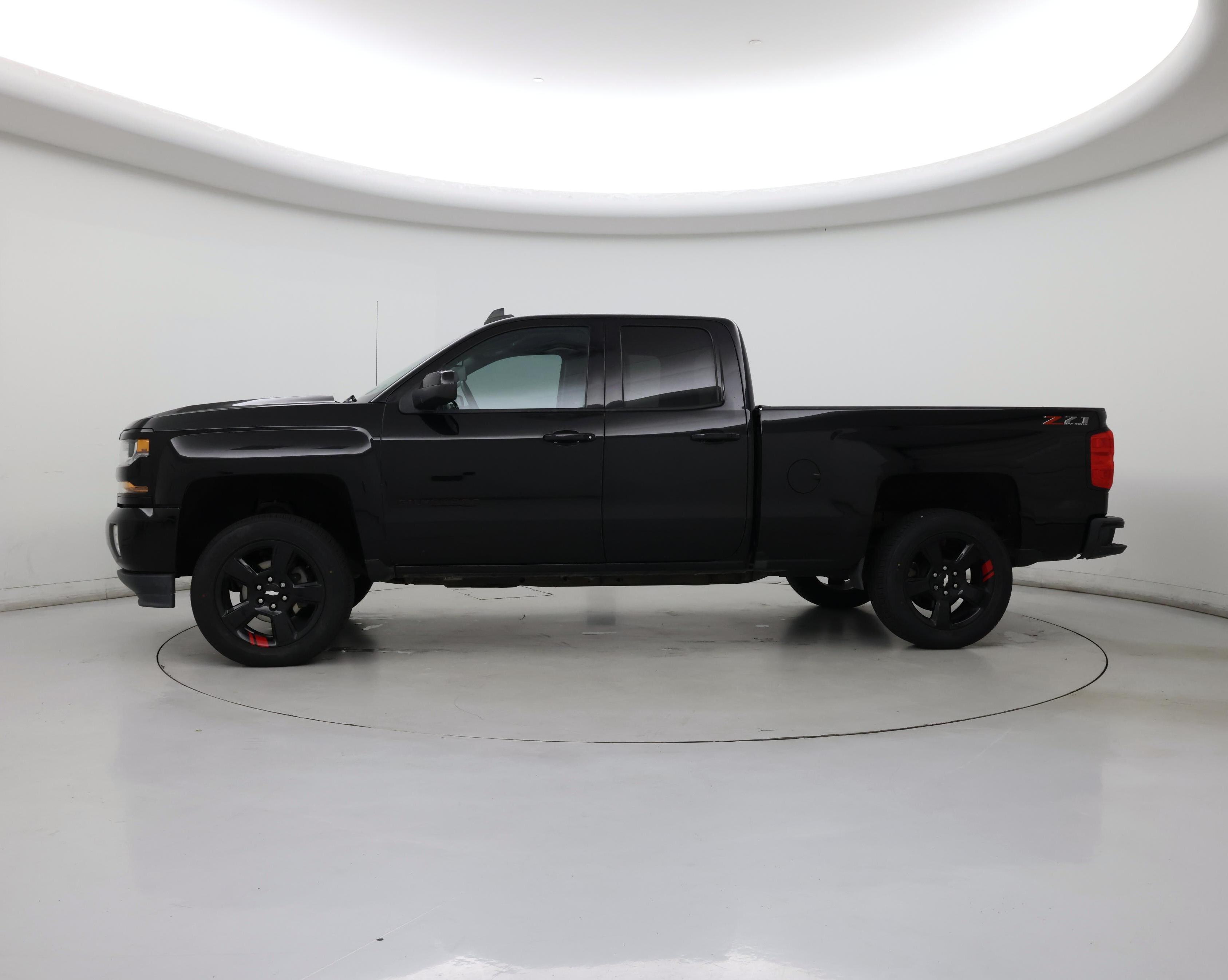Thumbnail: 2018 Chevrolet Silverado 1500 - 3