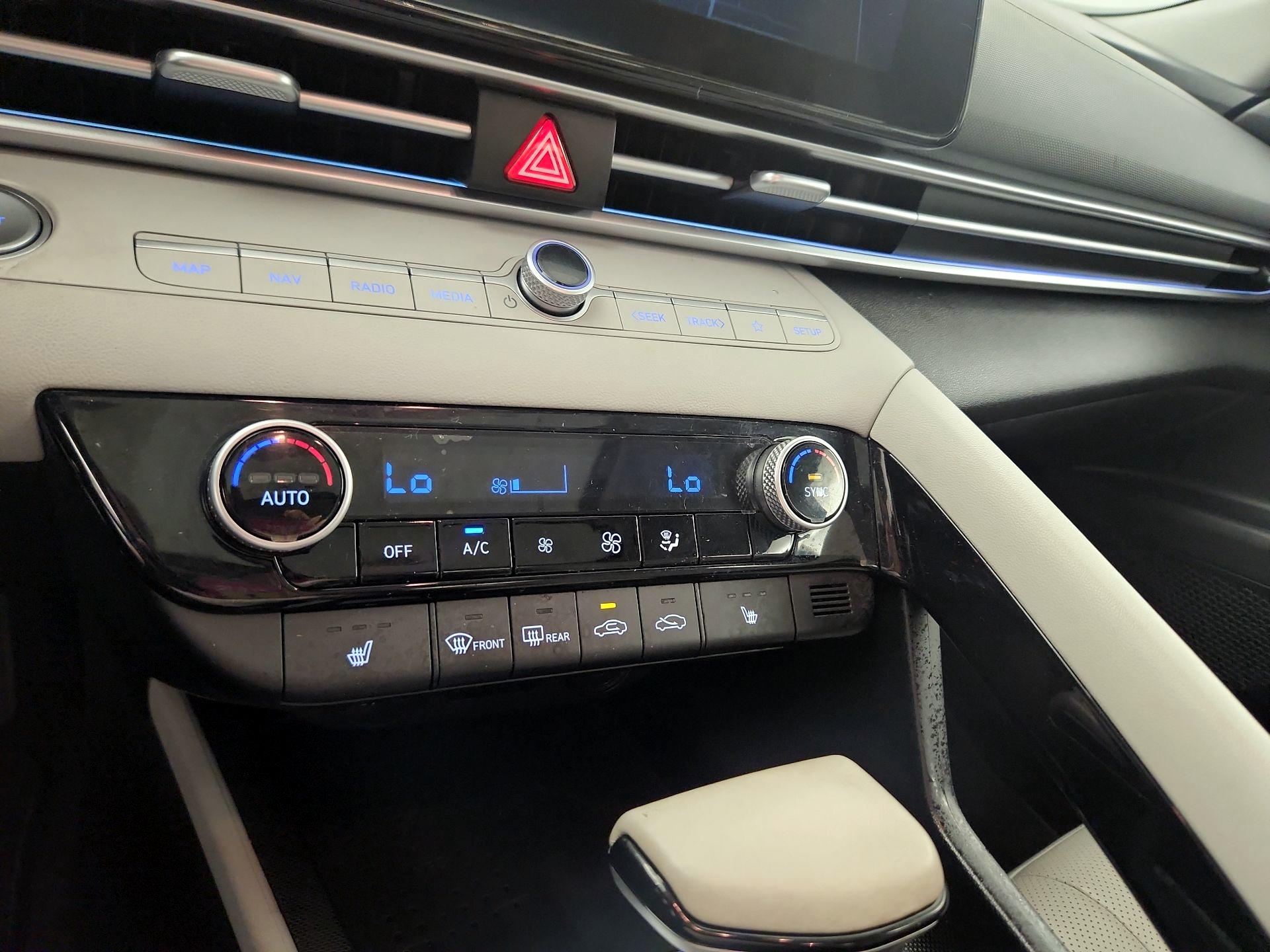 Thumbnail: 2023 Hyundai Elantra - 17