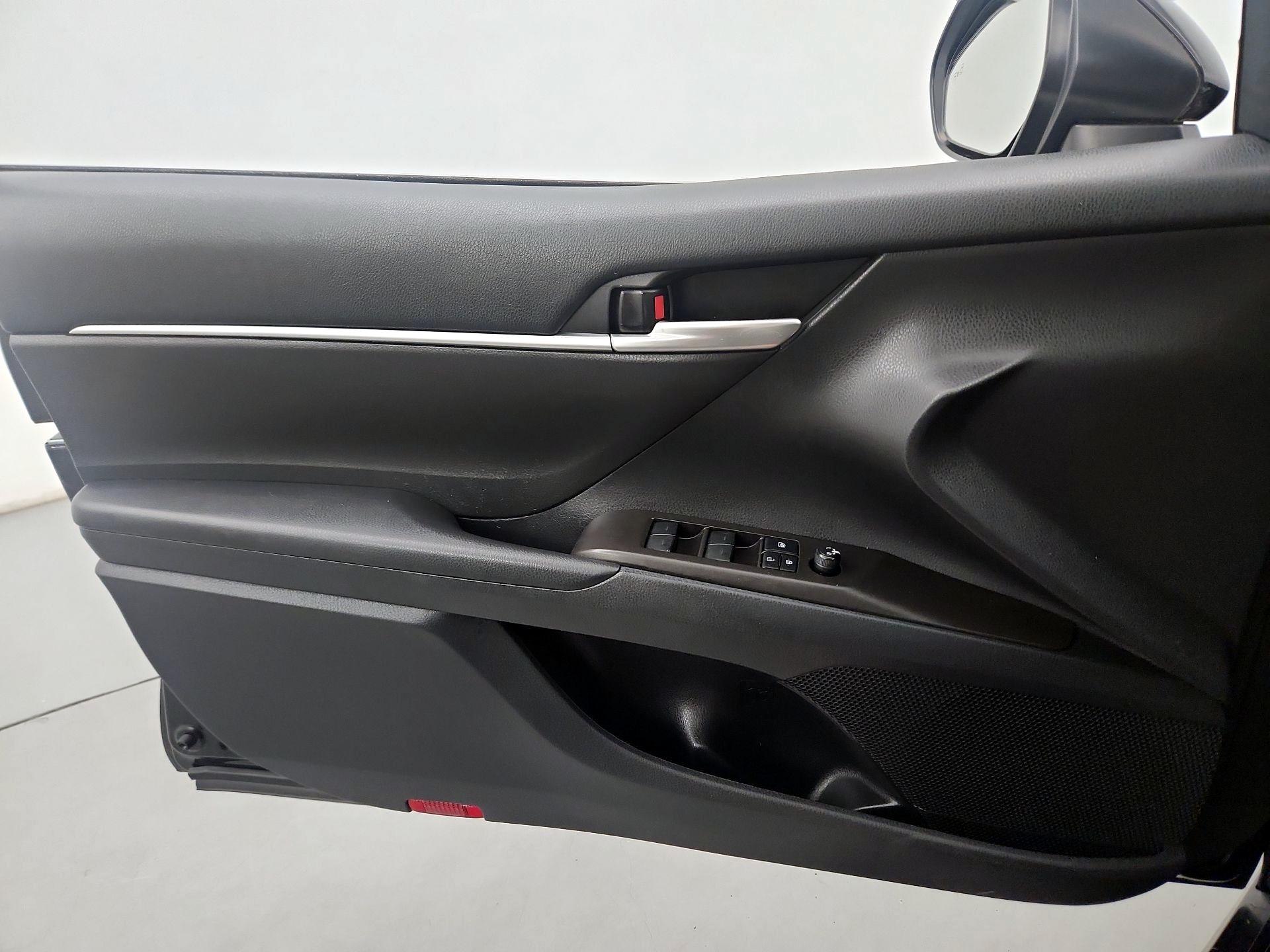 Thumbnail: 2021 Toyota Camry - 12