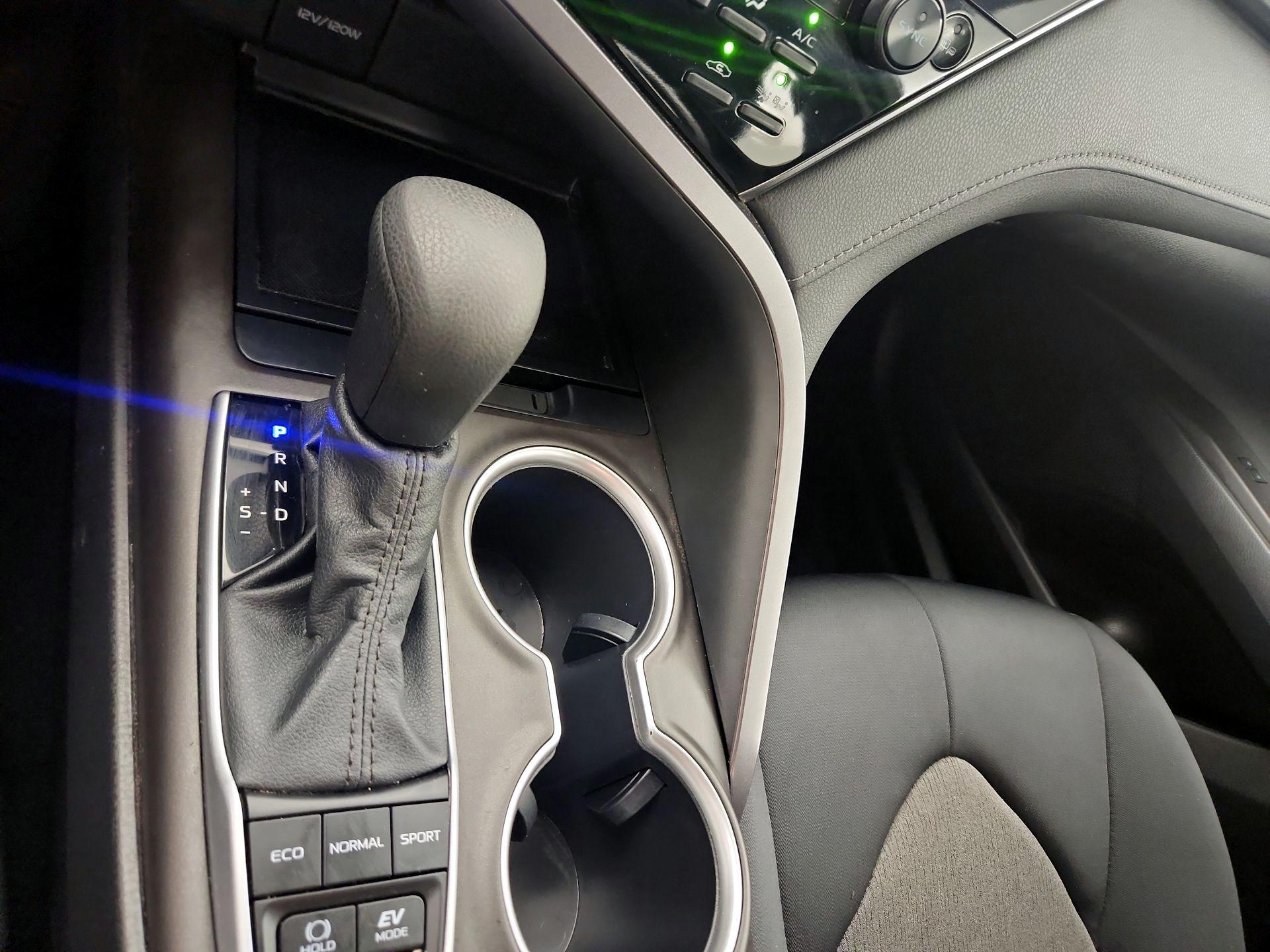 Thumbnail: 2021 Toyota Camry - 17