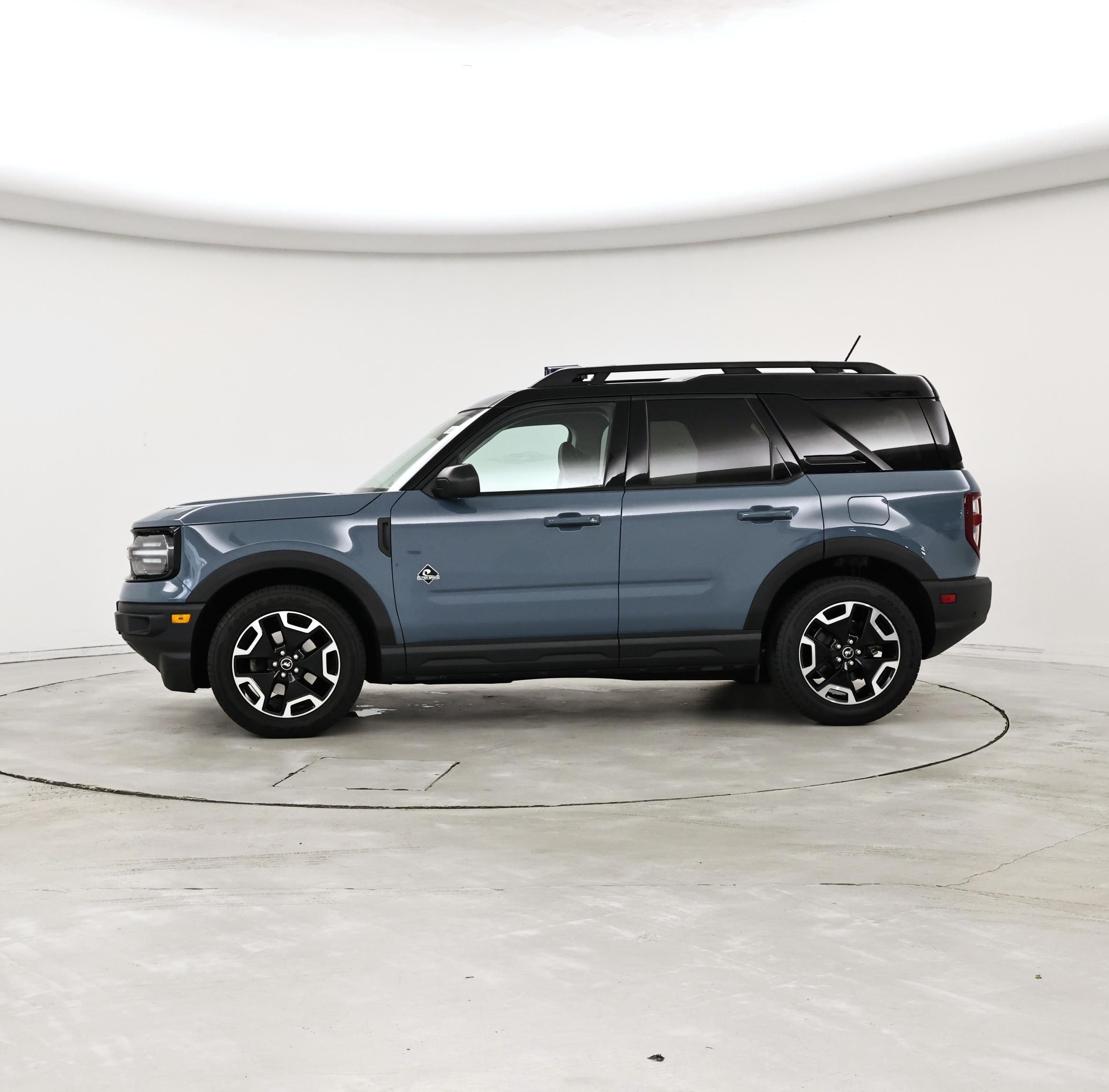 Thumbnail: 2022 Ford Bronco Sport - 3