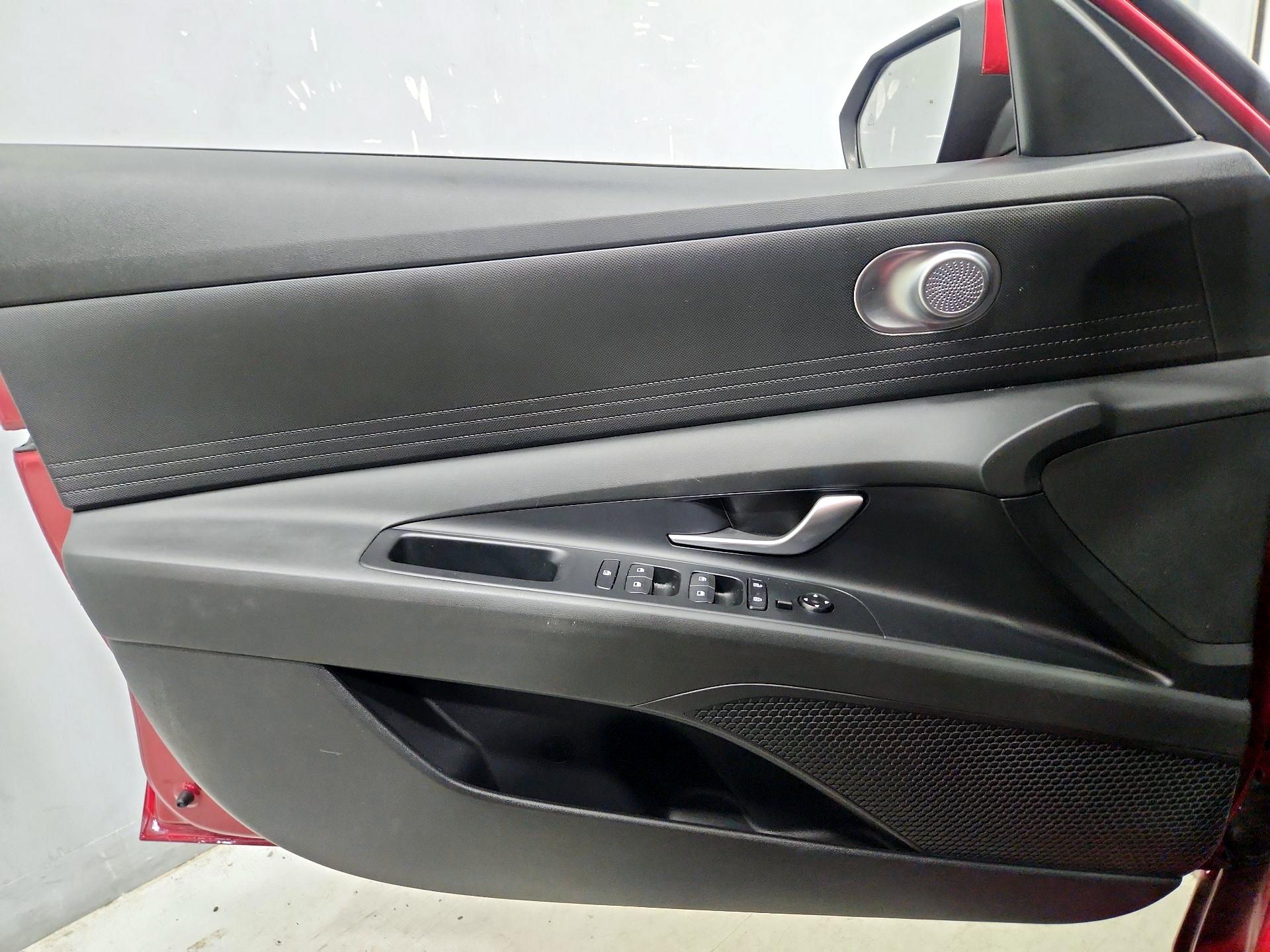 Thumbnail: 2023 Hyundai Elantra - 12