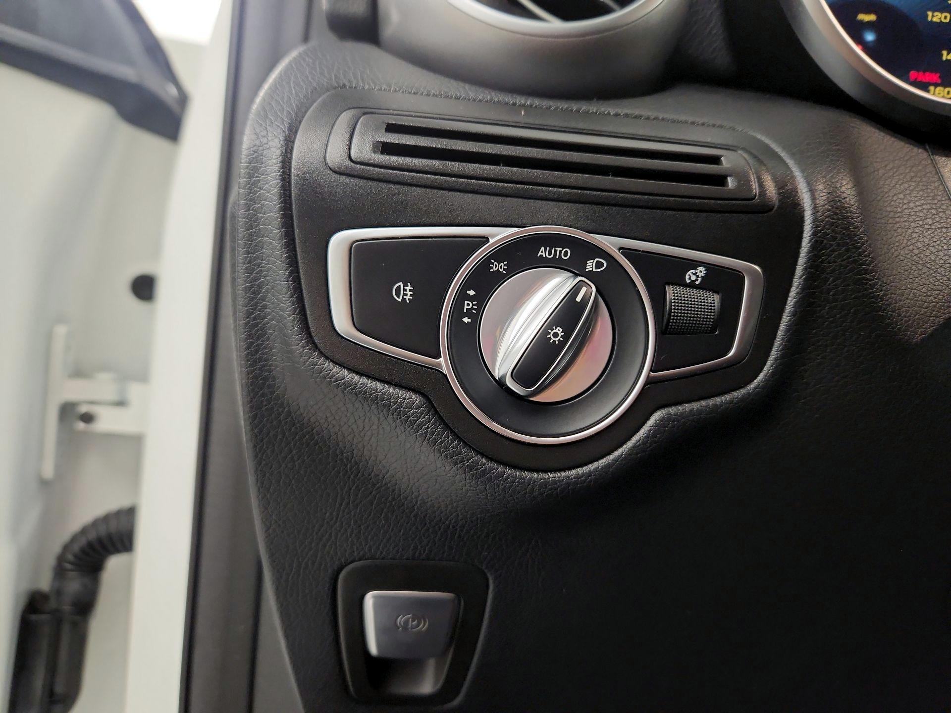 Thumbnail: 2020 Mercedes-Benz GLC - 13