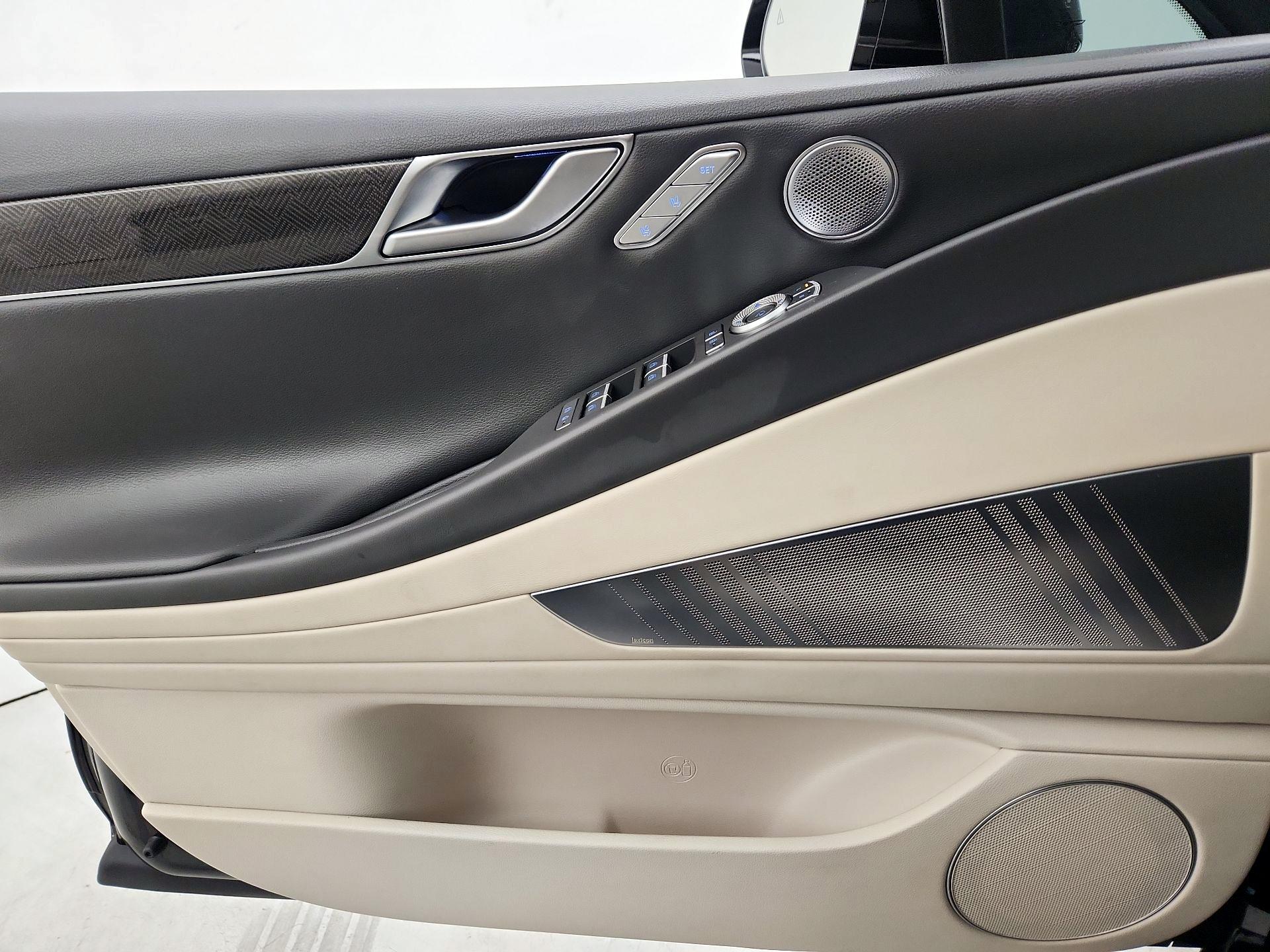 Thumbnail: 2022 Genesis G80 - 12