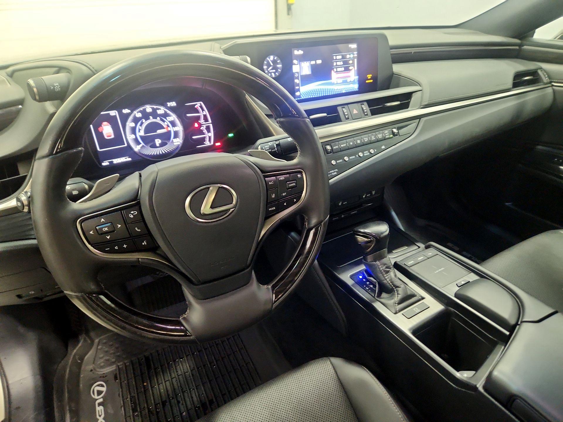 Thumbnail: 2021 Lexus ES - 9