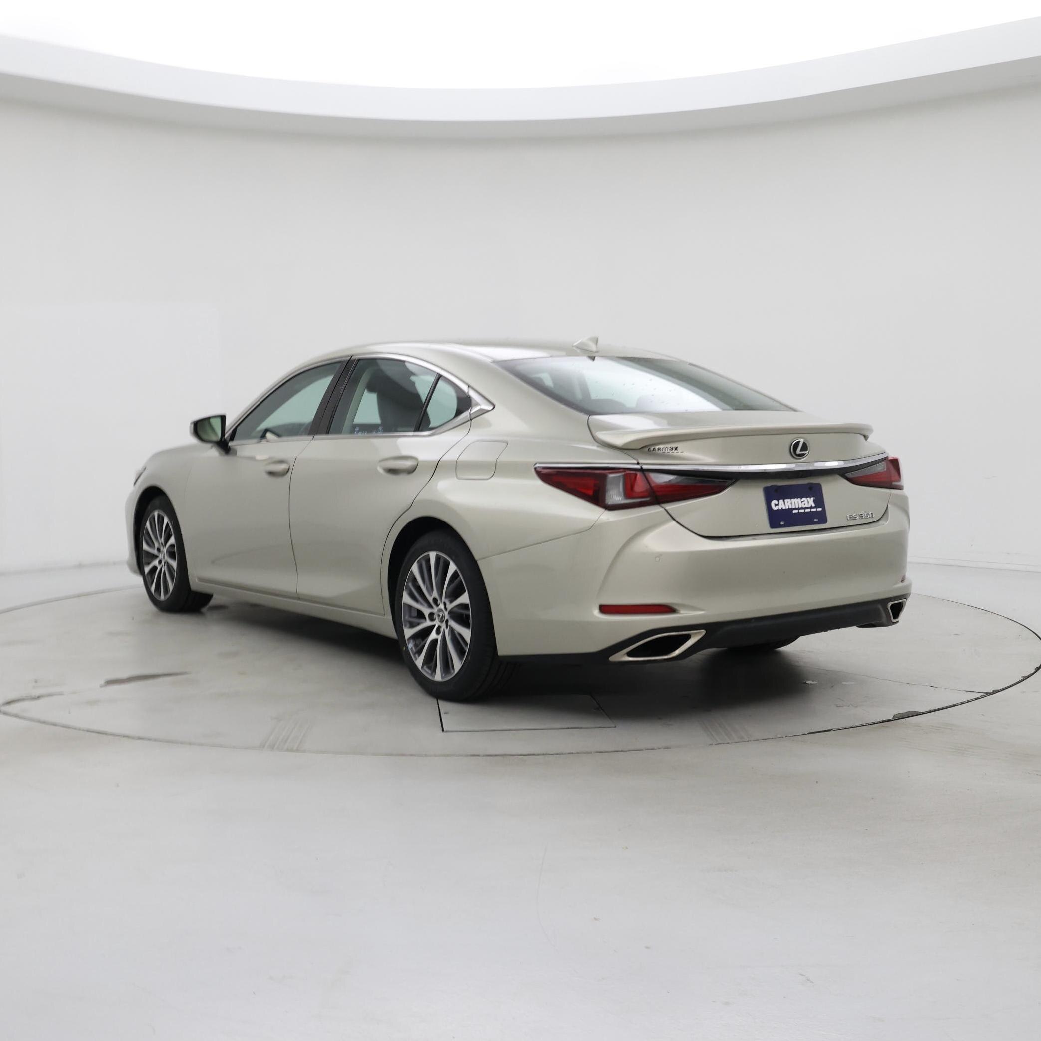 Thumbnail: 2021 Lexus ES - 2