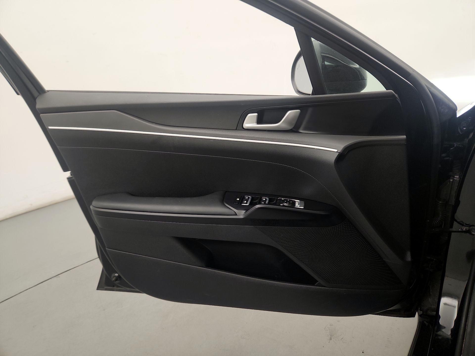 Thumbnail: 2022 Kia K5 - 12