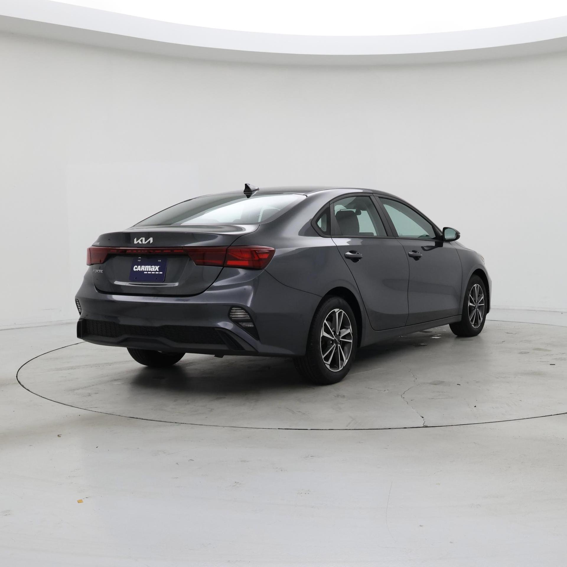 Thumbnail: 2023 Kia Forte - 8