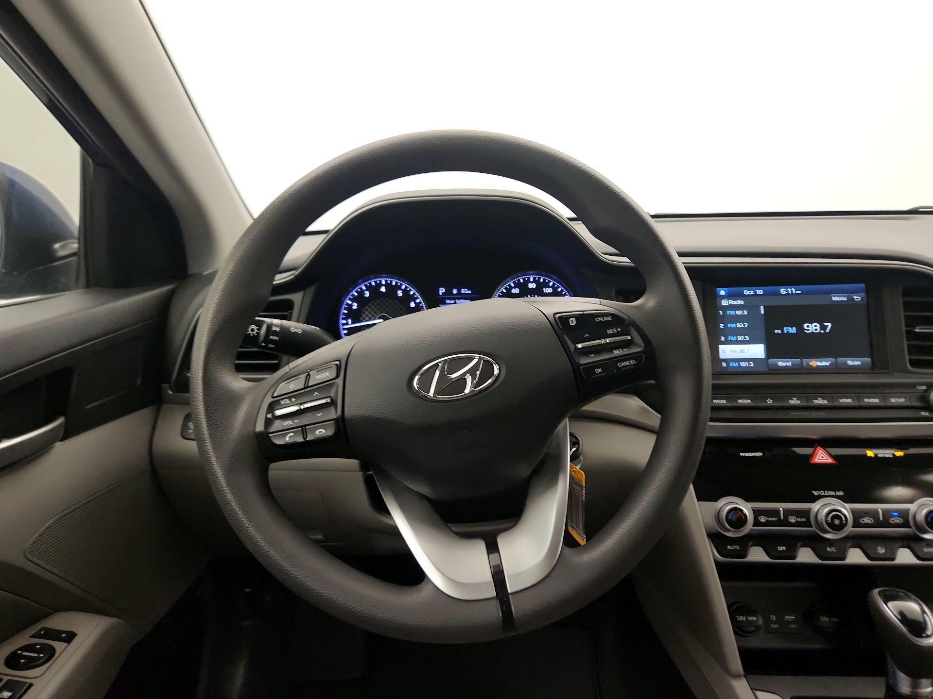 Thumbnail: 2020 Hyundai Elantra - 10
