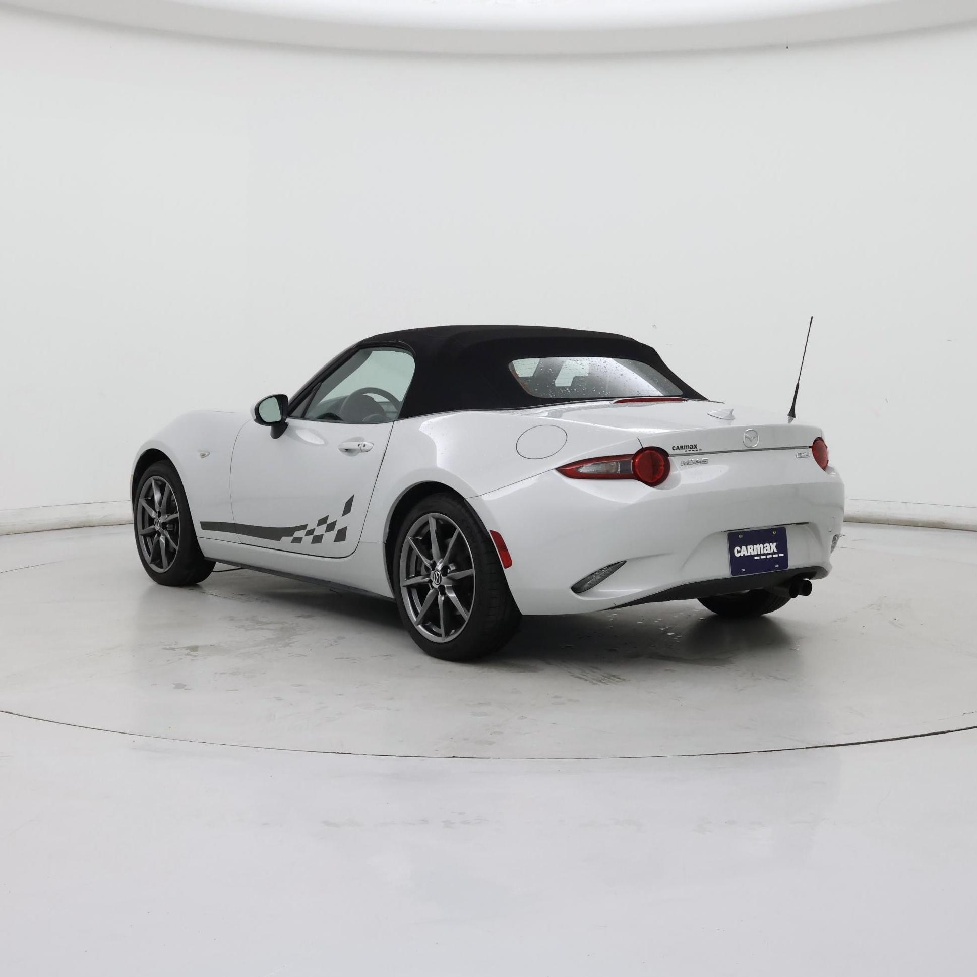 Thumbnail: 2016 Mazda MX-5 Miata - 2