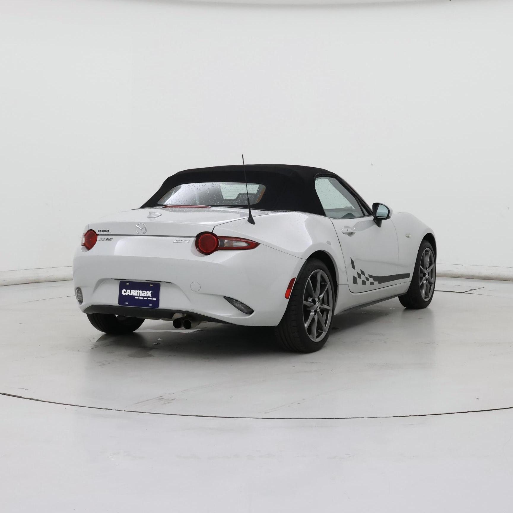 Thumbnail: 2016 Mazda MX-5 Miata - 8